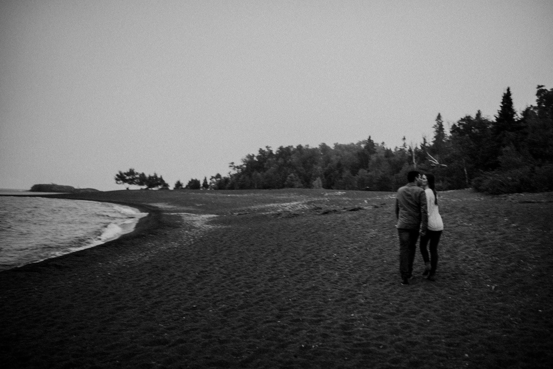 minnesota-black-beach-engagement-photos-17.jpg