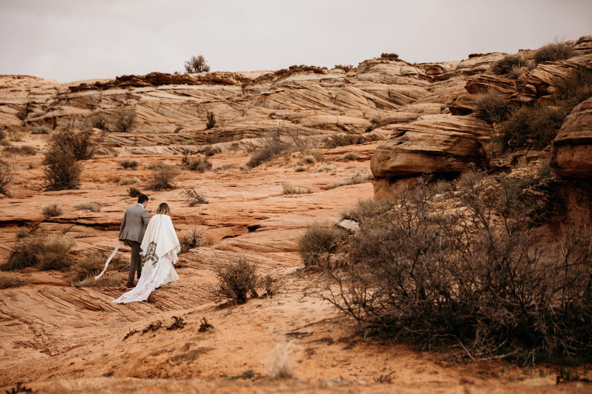 arizona-adventure-elopement-wedding-in-desert.jpg