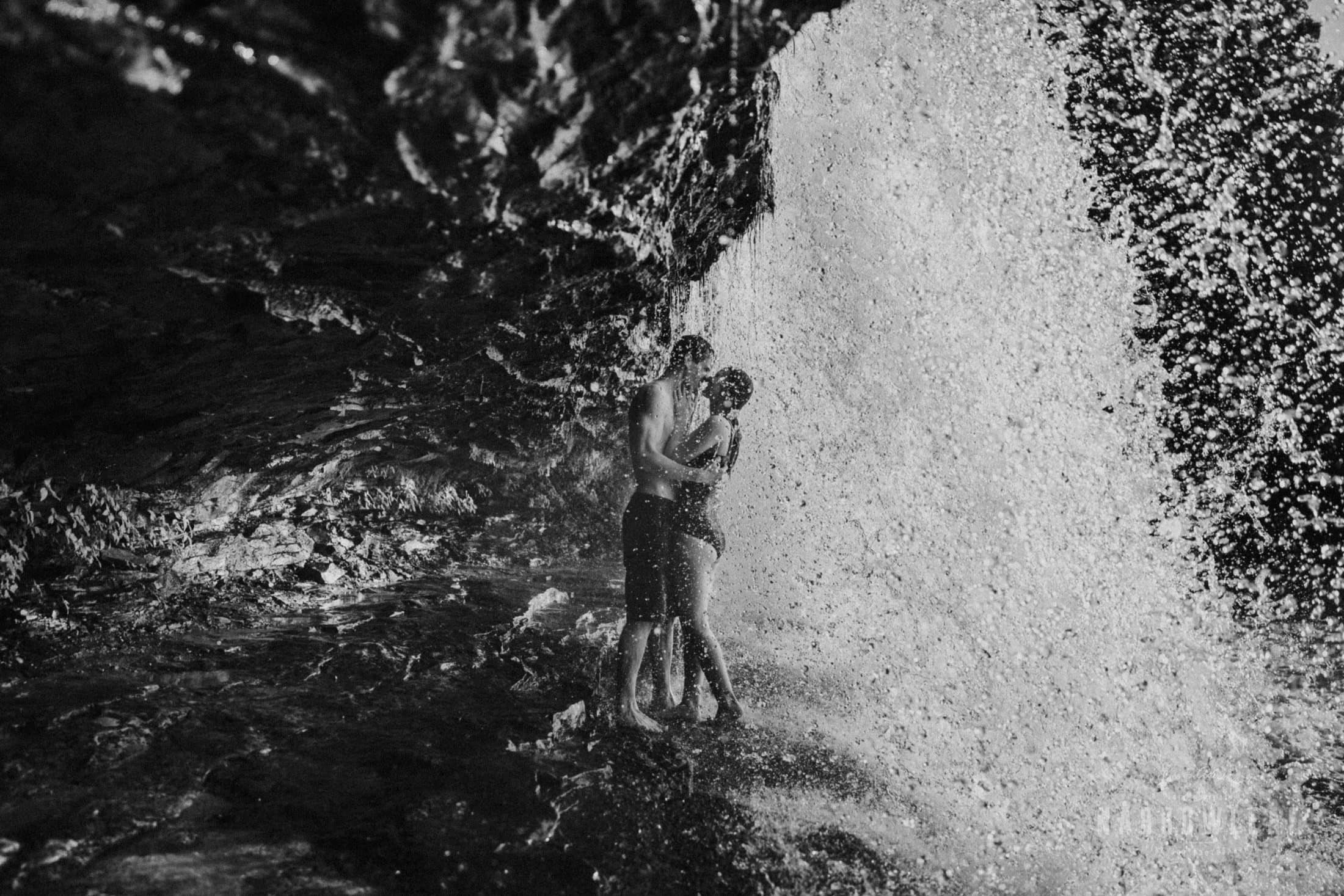 Wisconsin-waterfall-engagement-photographer-Narrowleaf_Love_and_Adventure_Photography-1217.jpg.jpg