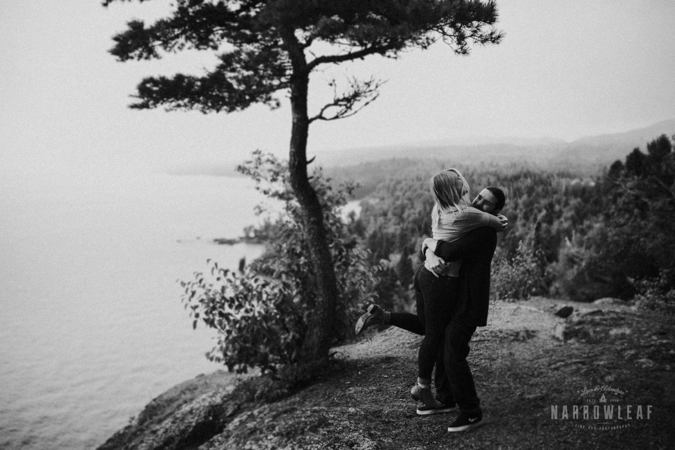 Minnesota-Hiking-Engagement-Photographer-Narrowleaf_Love_and_Adventure_Photography-Tettegouche-State-Park-6278.jpeg