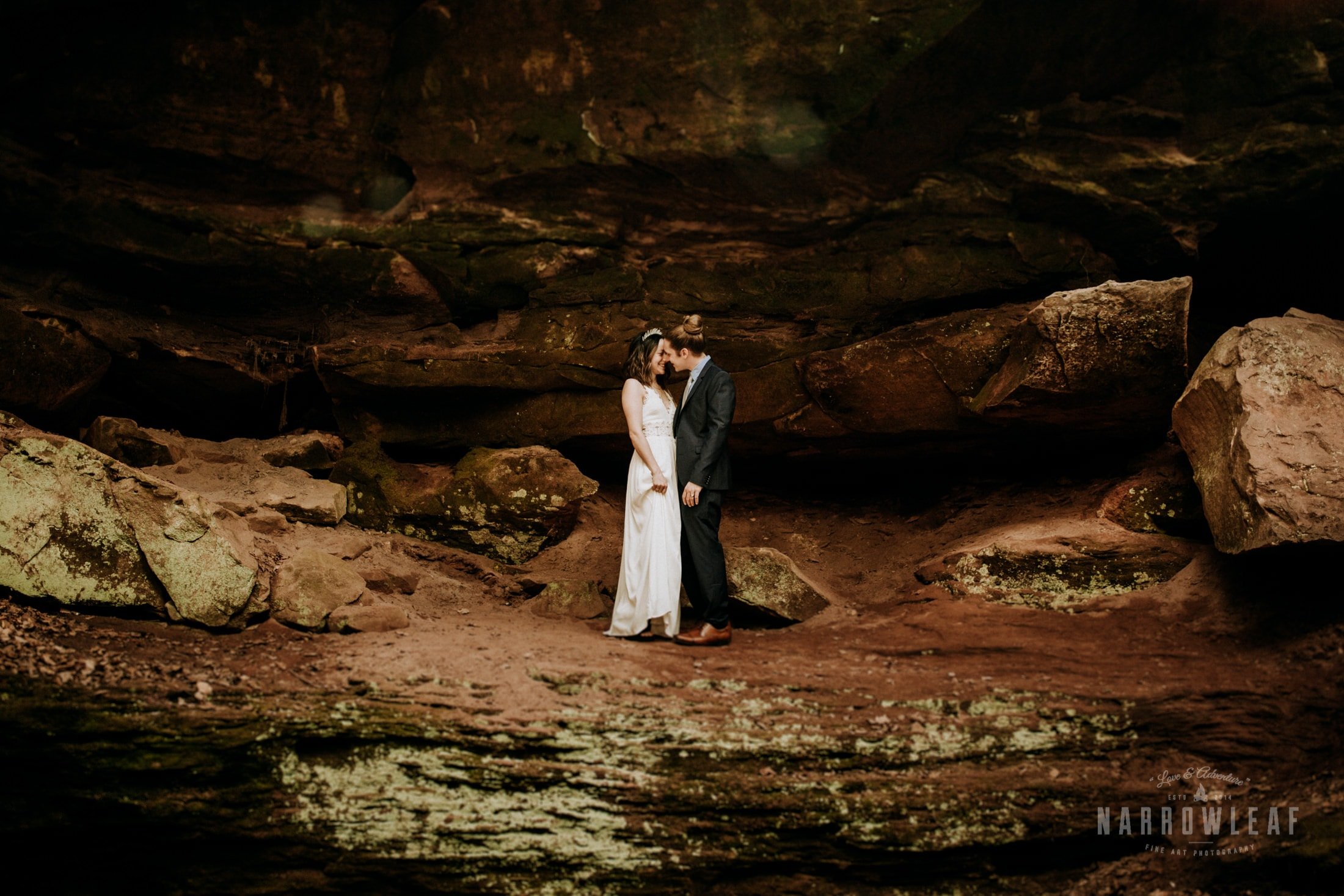 bayfield-Wisconsin-moody-elopement-photographer-Narrowleaf_Love_and_Adventure_Photography-6476.jpg