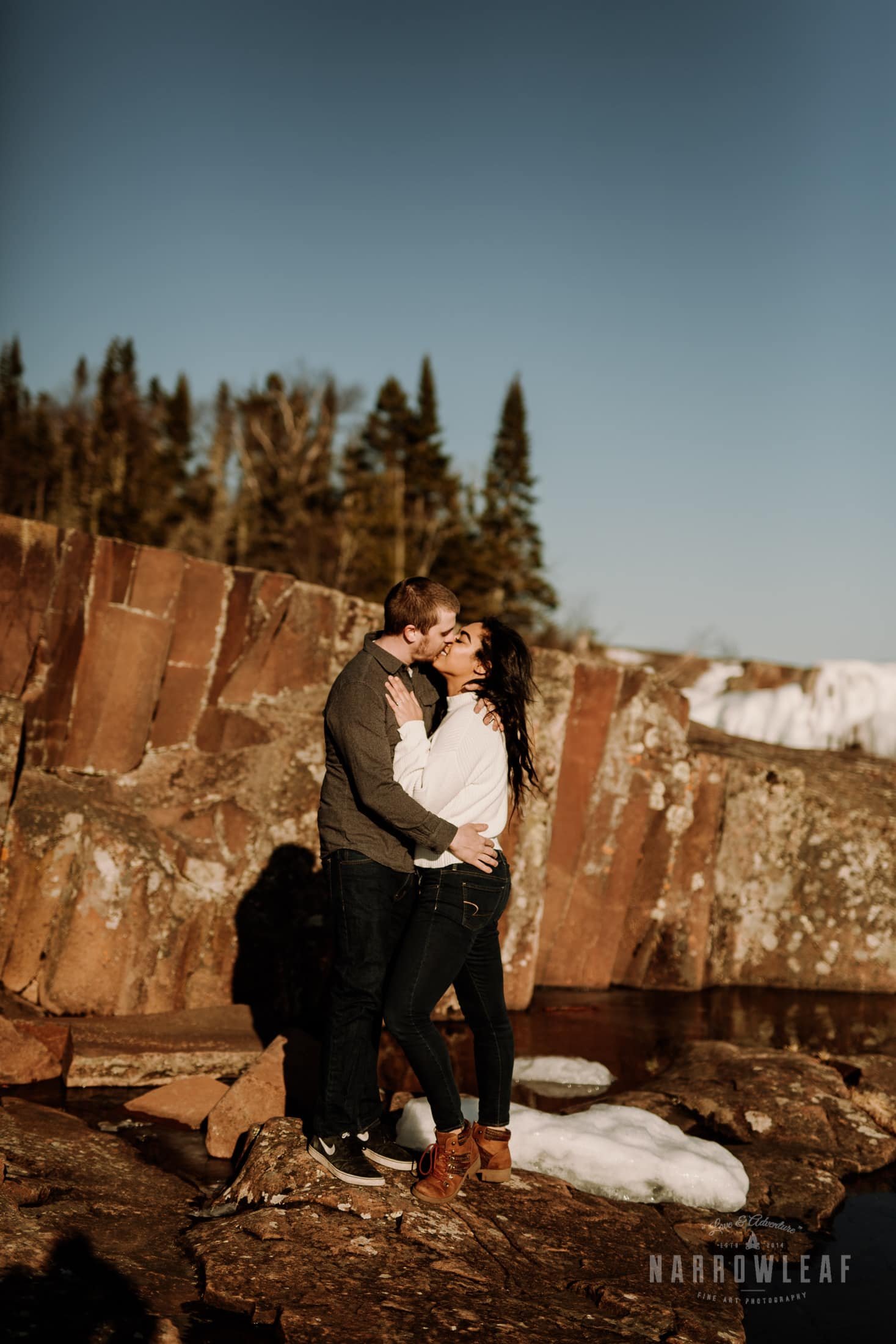 Grand-marais-engagement-photography-Narrowleaf_Love_and_Adventure_Photography-8113.jpg