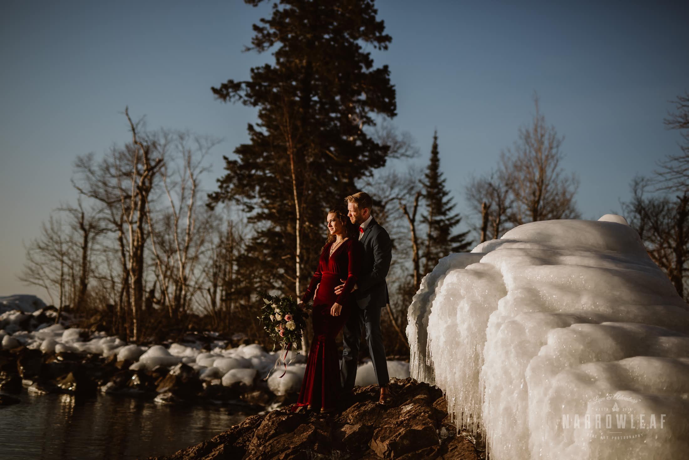 north-shore-minnesota-winter-elopement-photography-Narrowleaf_Love_and_Adventure_Photography-8472.jpg