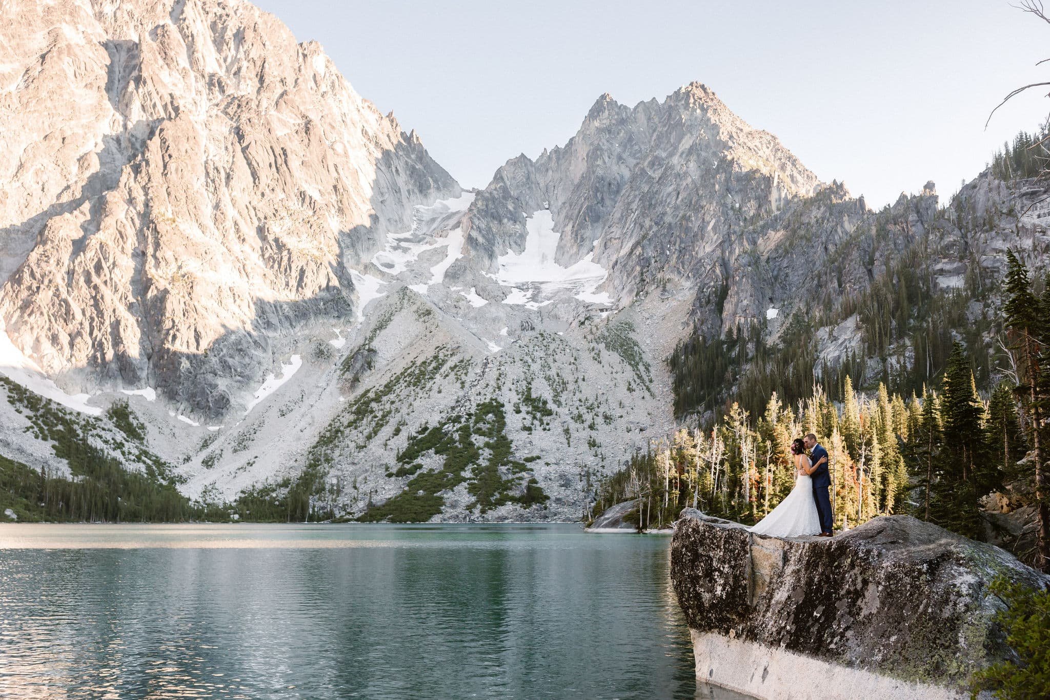  Wedding ceremony by alpine lake in Washington 