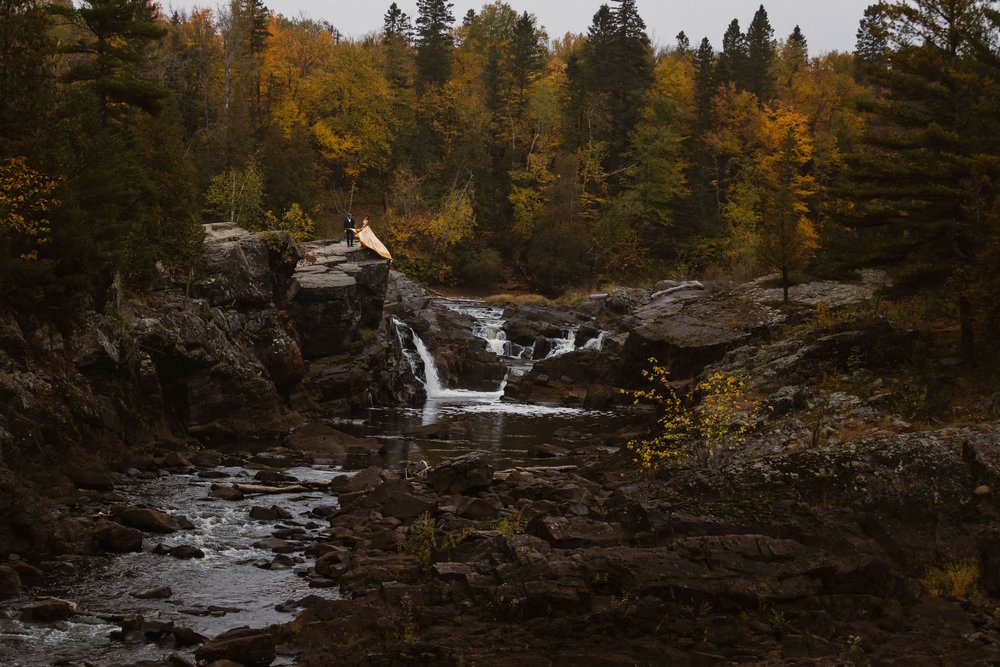 Wedding photos in Jay Cooke State Park