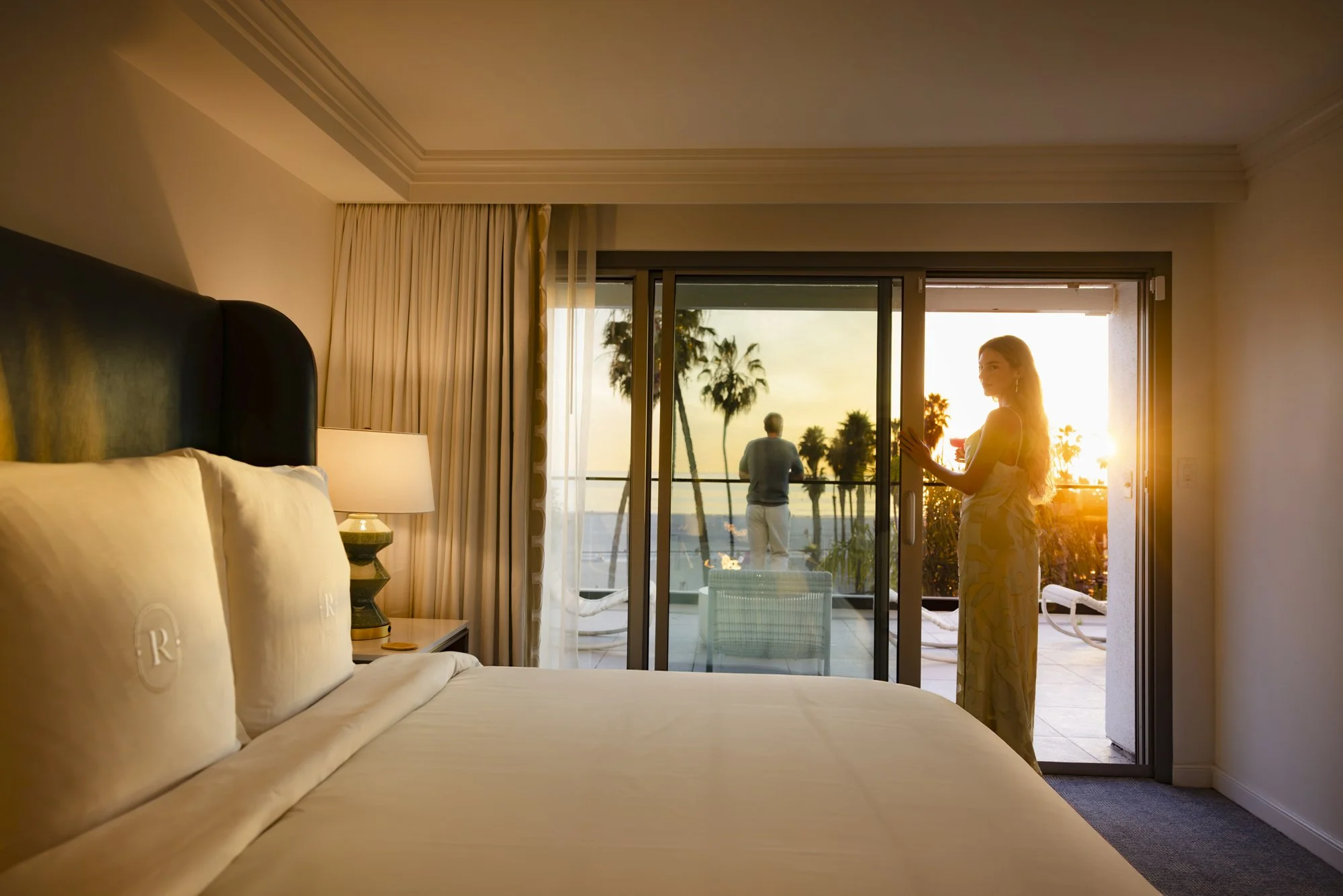 IHG HOTELS & RESORTS