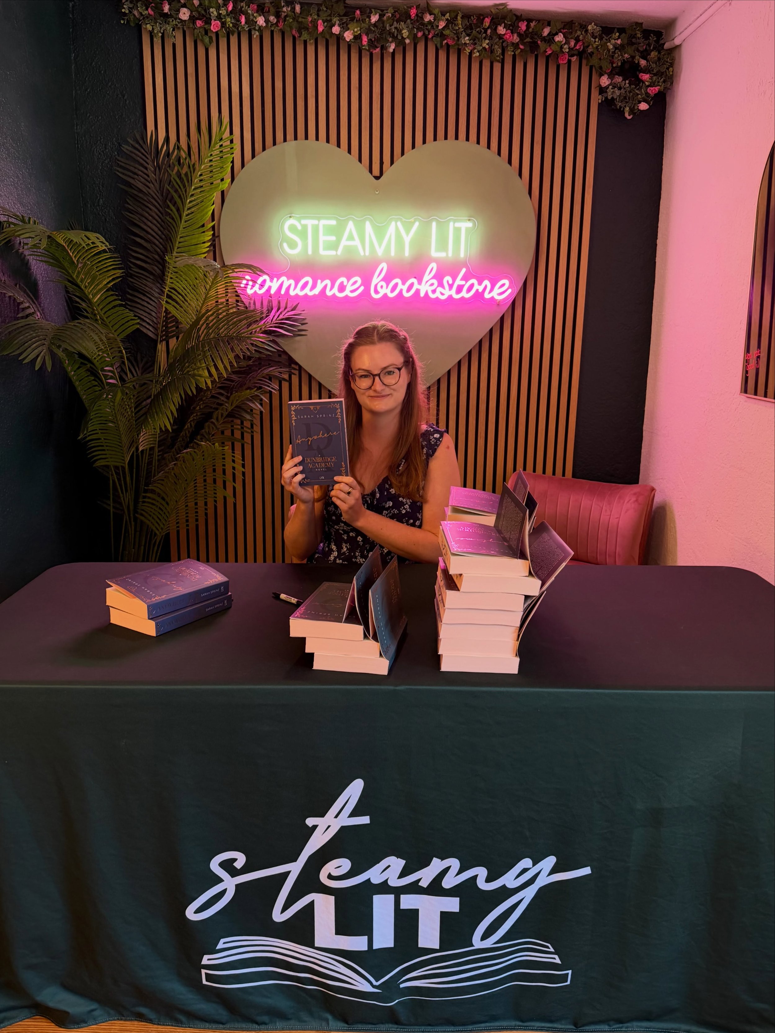 more amor, por favor 💘

@steamylitbookstore i felt all the amor in tampa 🥹 thank u so much for inviting me over to sign dunbridge academy 🌸 

if you&rsquo;re in florida, go grab a signed copy at their tampa location or order online!! 🎀🪩✨