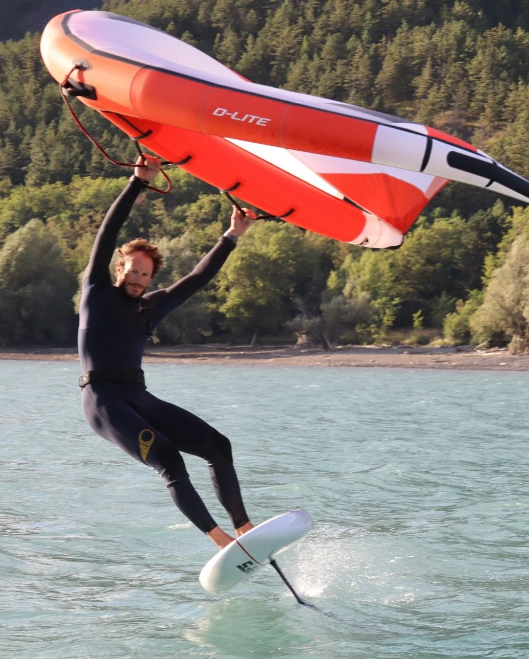 WING @le_spot_serreponcon 
#wingfoil 
#lacdeserrepon&ccedil;on 
#wind
#summer2026 
Avec @afsfoils