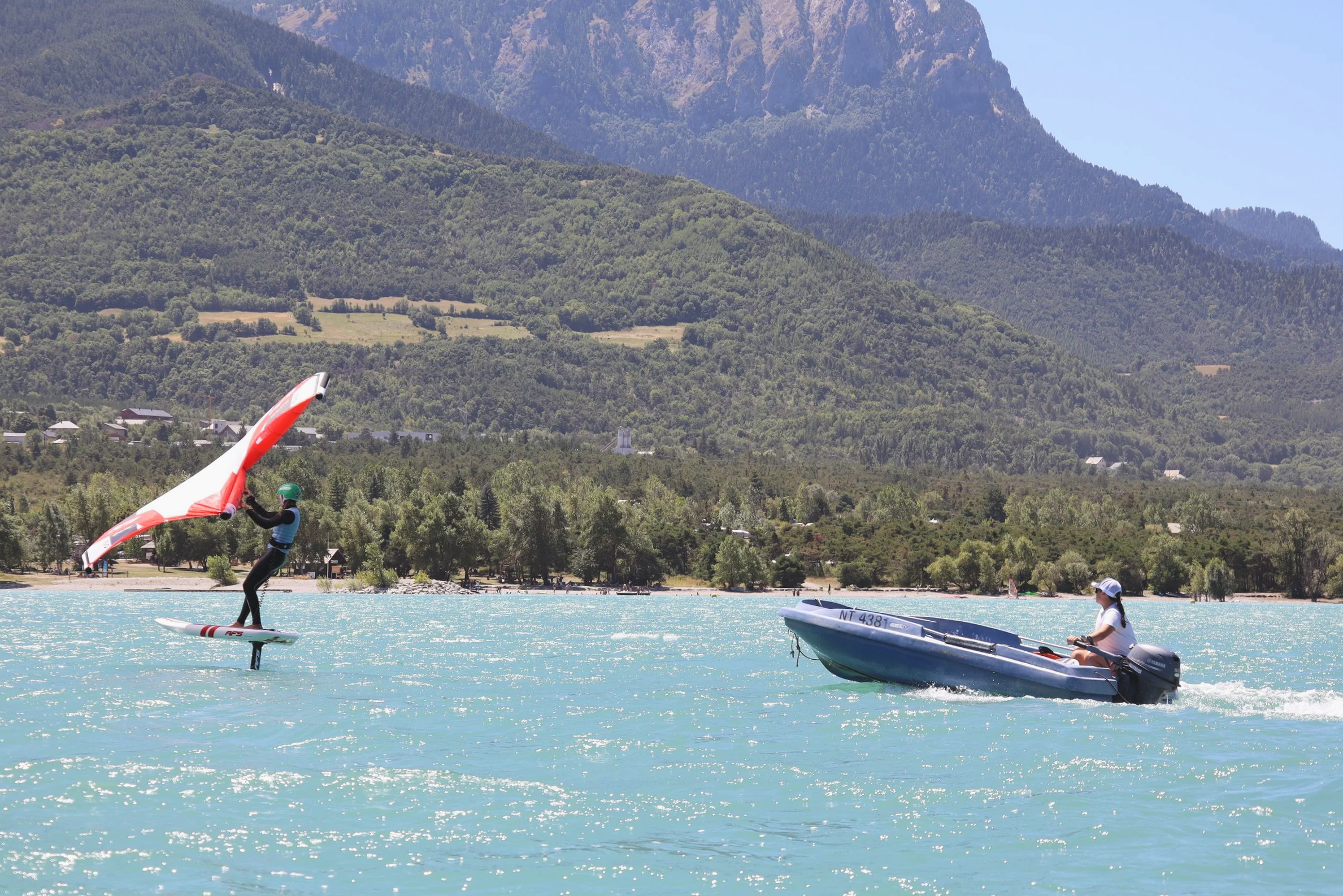 cours de wingfoil lac de serre-ponçon