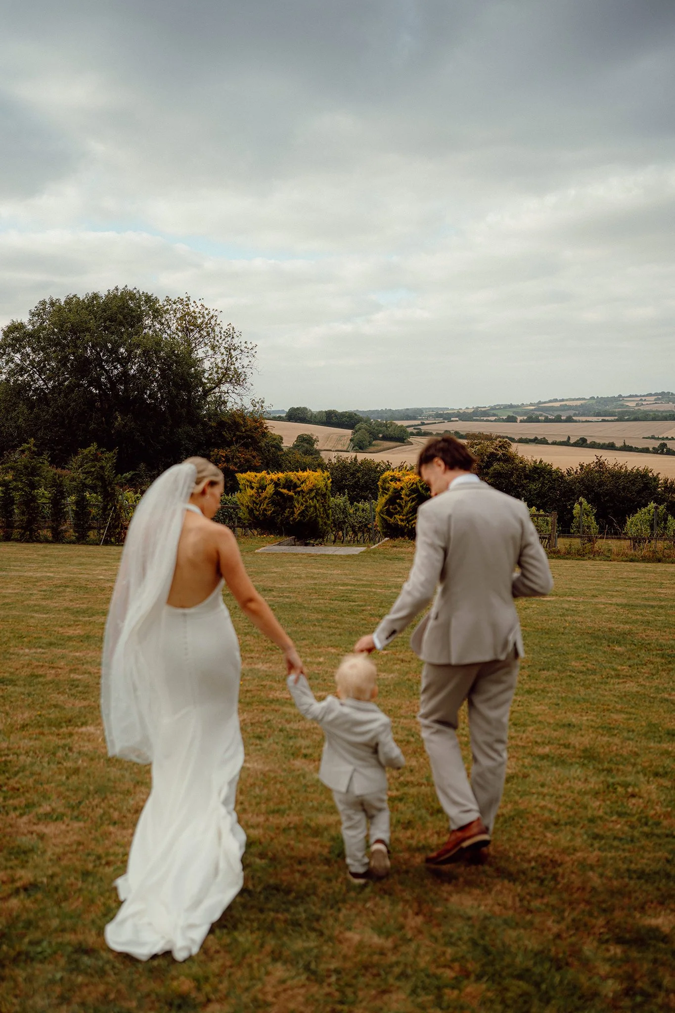 poppydown-vineyard-hampshire-wedding-l&m.jpg