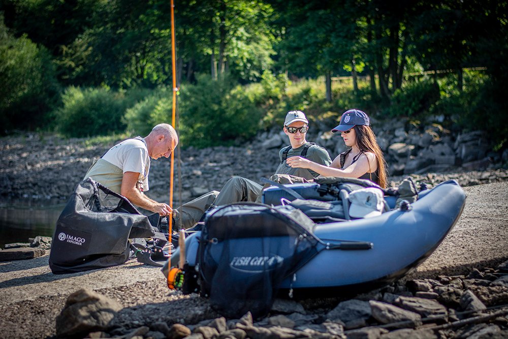 Float-tube-young-people-v6.jpg
