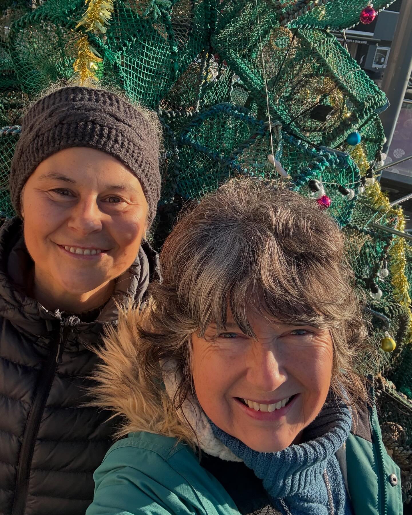 Just spent a fabulous few days with my foraging bestie, the wonderful Vicky, @thelittleforagerskitchen!
Got the bus up to Oban, for free, with my old persons bus pass! There are advantages to getting older! 
Woodland walks with Bernie and Archie, mee