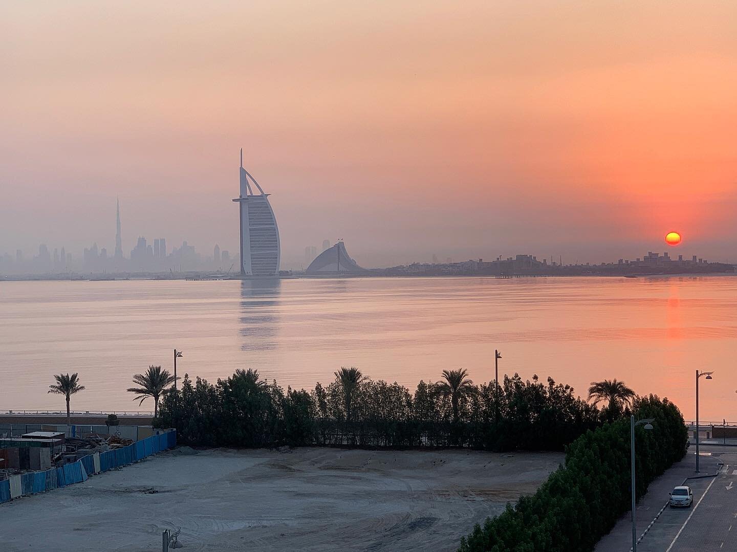 Final stop on the marathon of a business trip was in the scorching desert wonder that is #Dubai (lovely stay at @royalcentralae). More great meetings but the catch ups with friends topped it off 🙏🏼😊💙🎉✈️🇦🇪