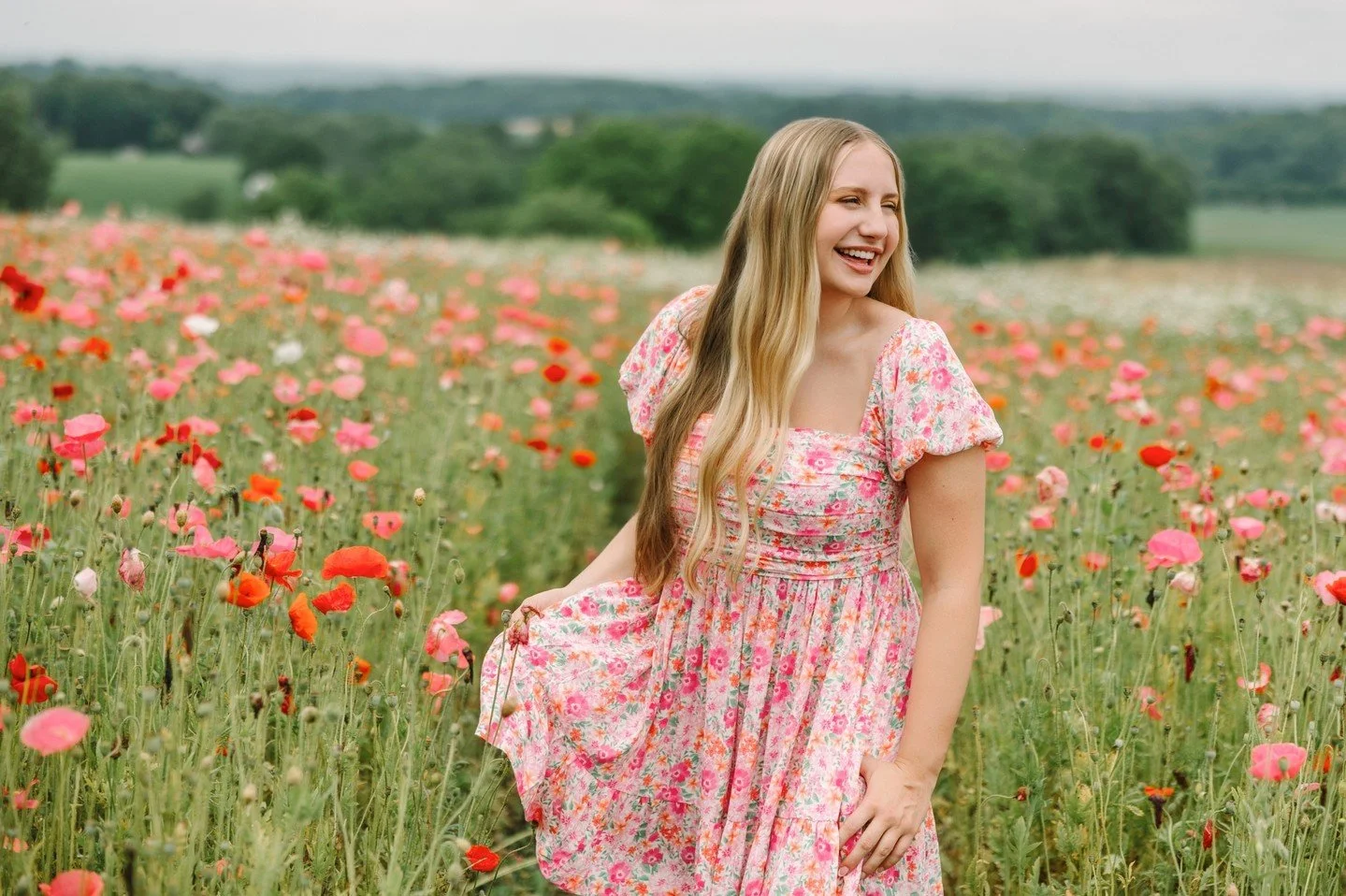✨Ava ✨

Sitting on so many gorgeous senior photos from this year.. 
Forever grateful for the incredible seniors who trust me to capture them as they are. 🤍

Ava&rsquo;s session was one for the books. Our original date got rained out, and the poppy f