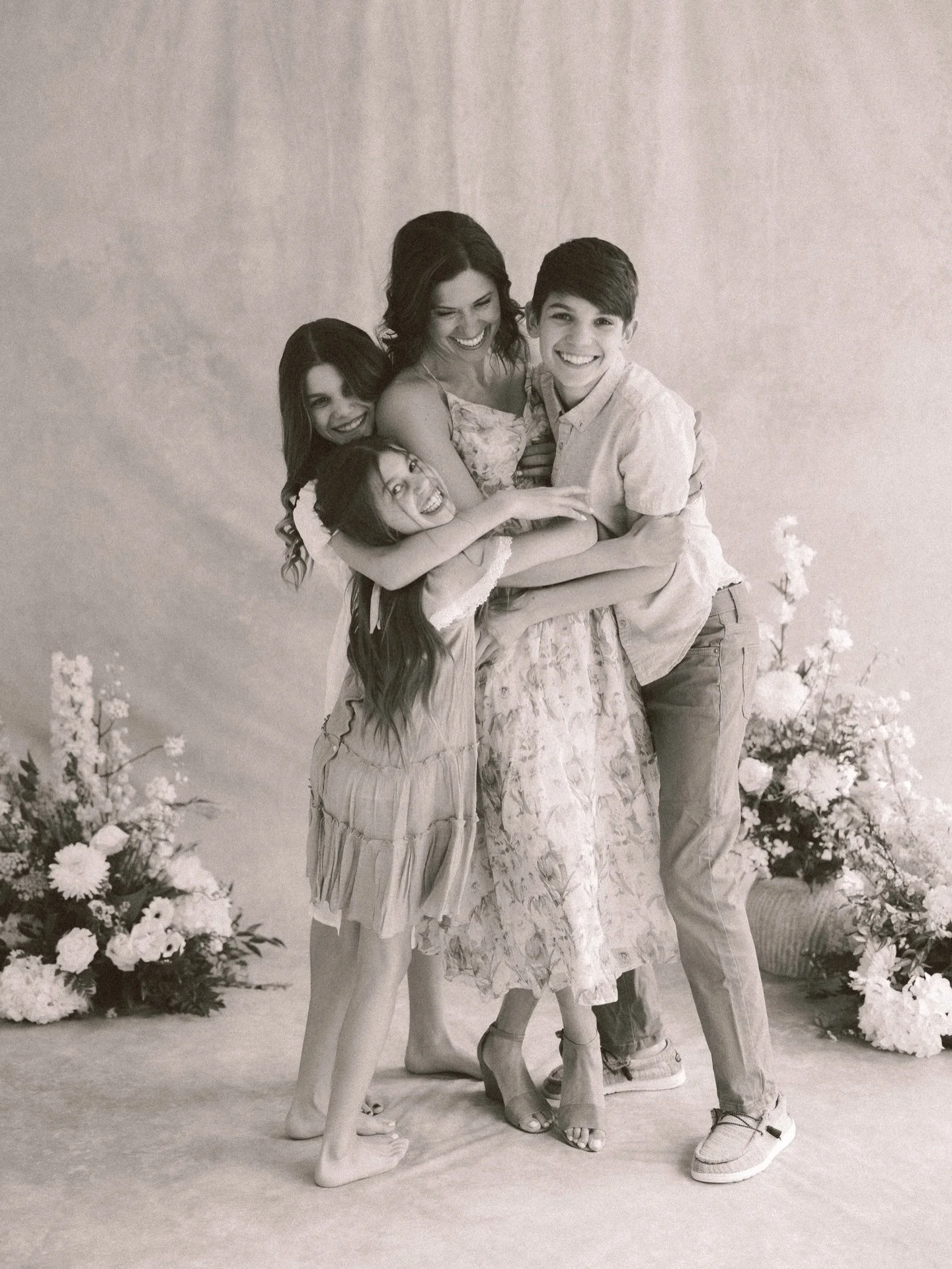 2025
 
Late to the party but being sick for the new year (second year in a row ) got me behind in life 

2025 had its fair share of hard moments but as is life.. it  held so many joy filled moments. 

Just a few highlights:

✨ celebrated our oldest b