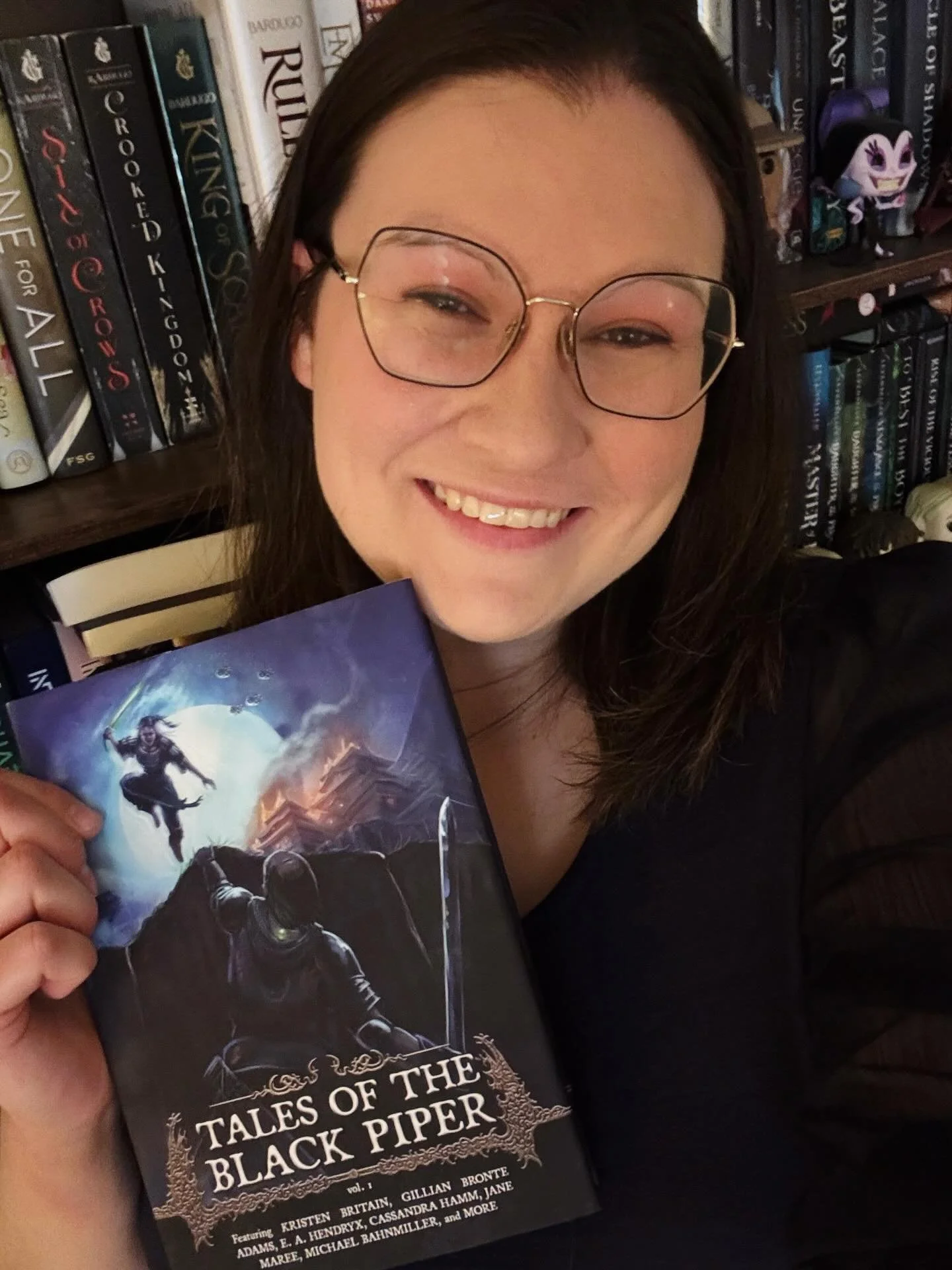Happy book birthday to TALES OF THE BLACK PIPER, a multimedia anthology full of music magic and light vs. darkness 🖤🤍 it&rsquo;s been a long time coming, but it&rsquo;s finally here!!!

My story is one of a girl whose voice (and thereby her magic) 
