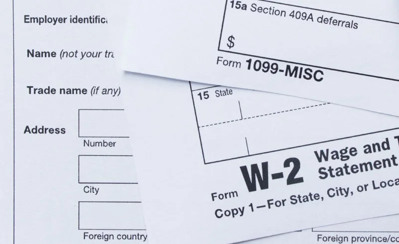 ¿1099 o W-2?