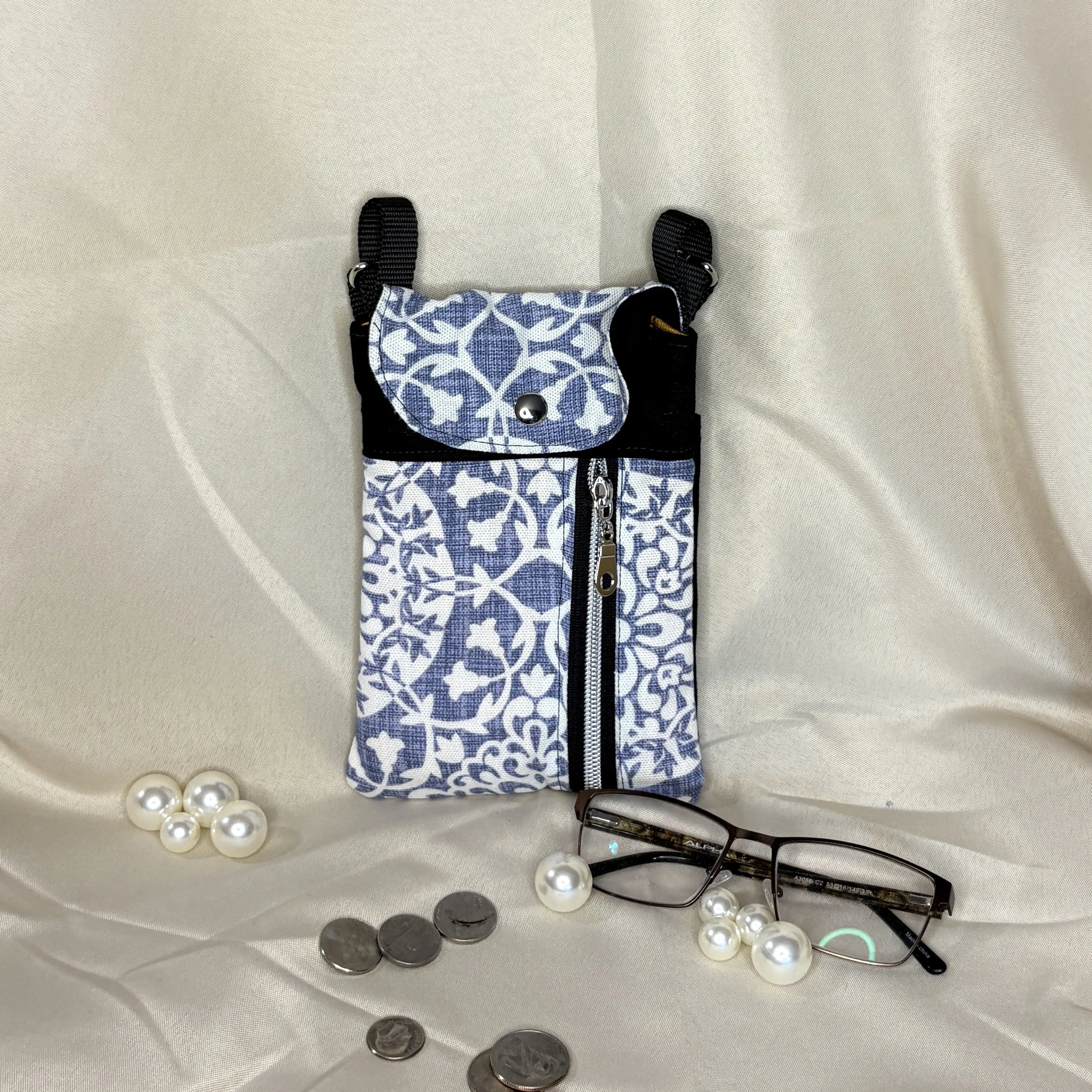 Blue white (silver zipper)