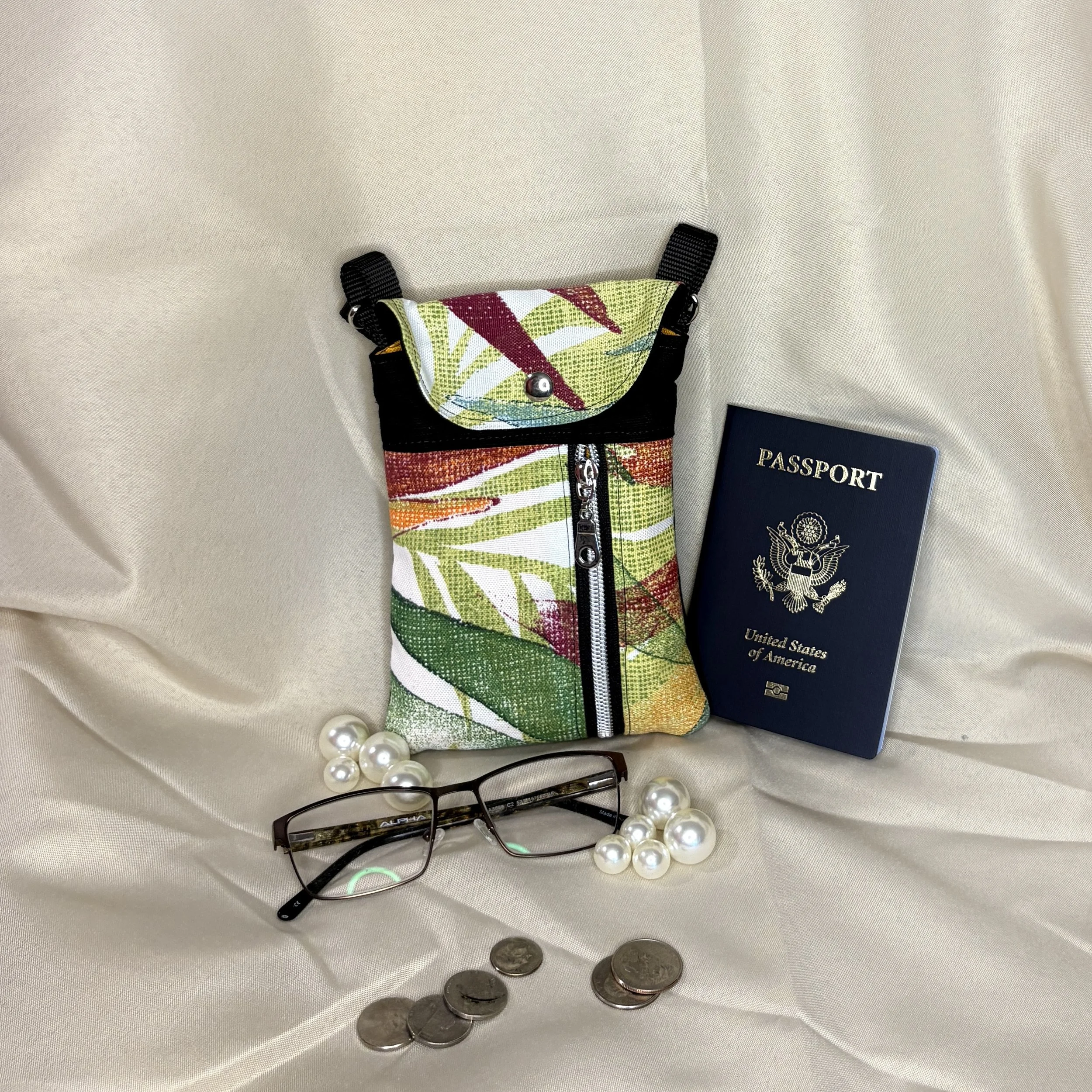 Tropical leaves  (silver zipper)