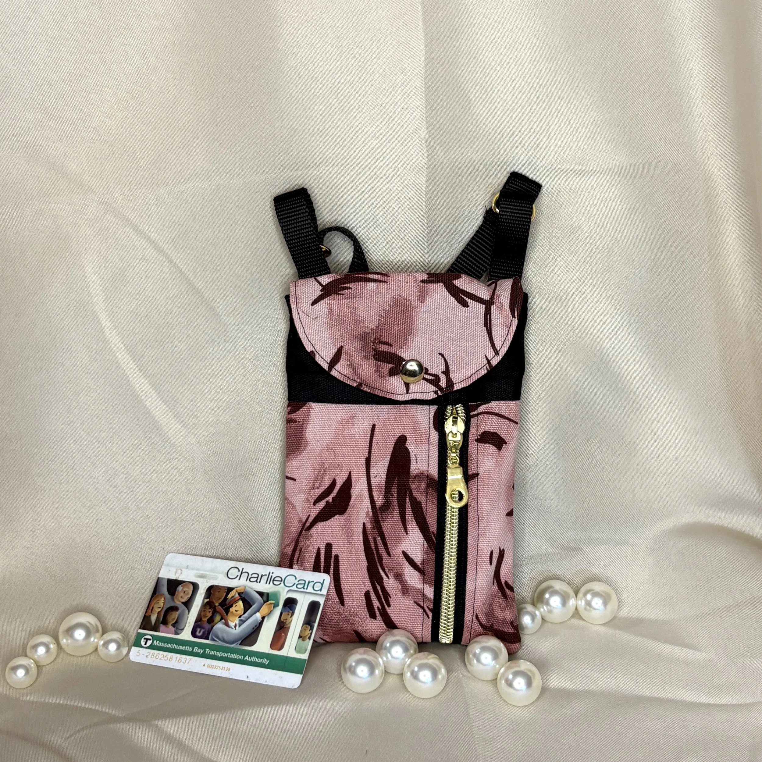 Cranberry pink (gold zipper)