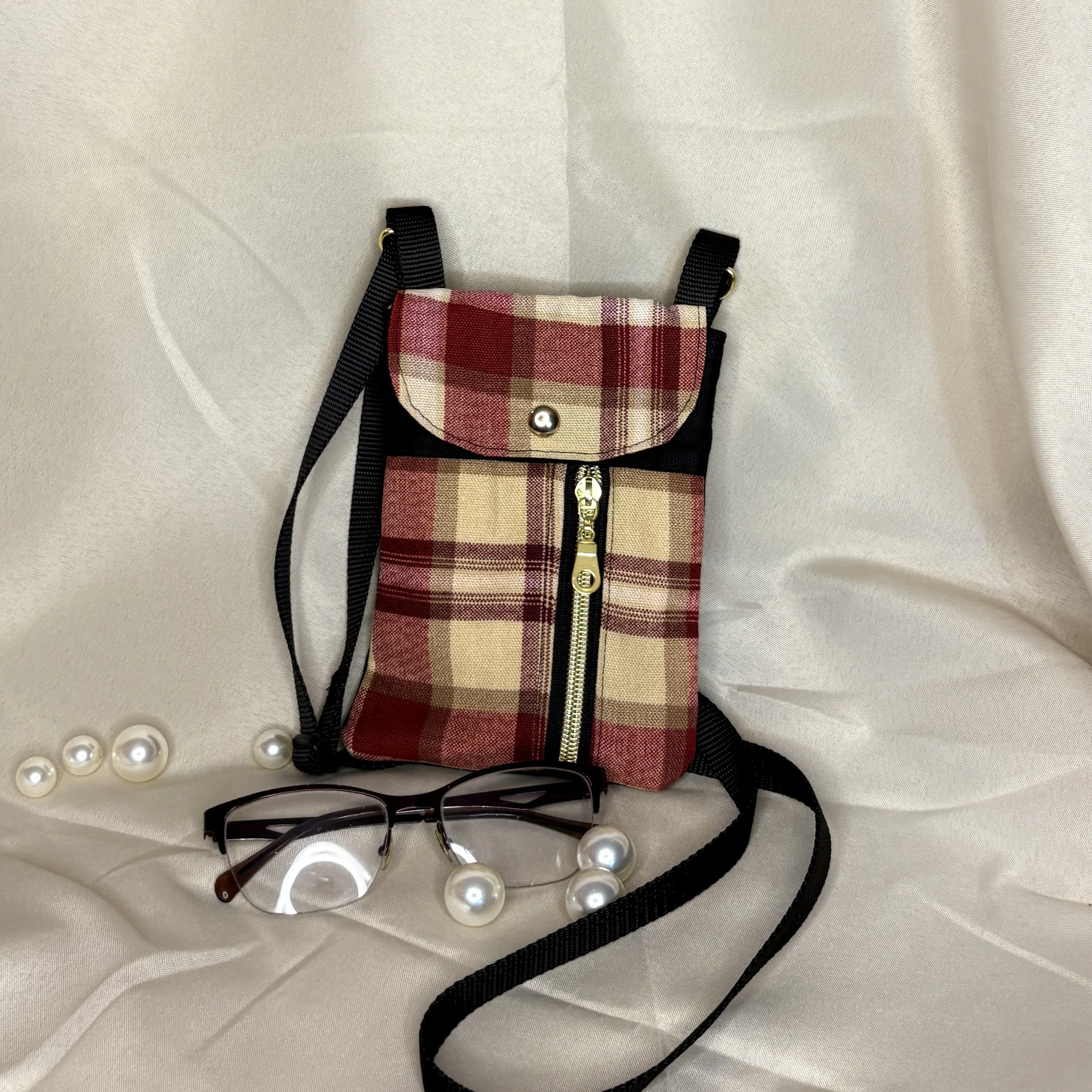 Cranberry plaid (gold zipper)