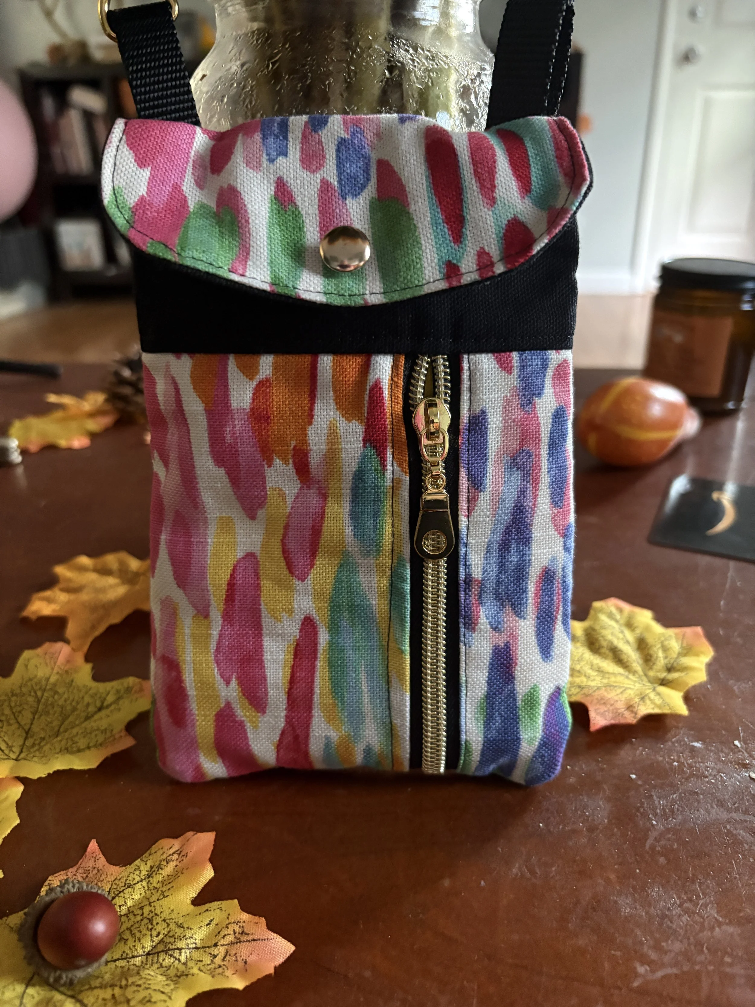 Paint strokes (gold zipper)