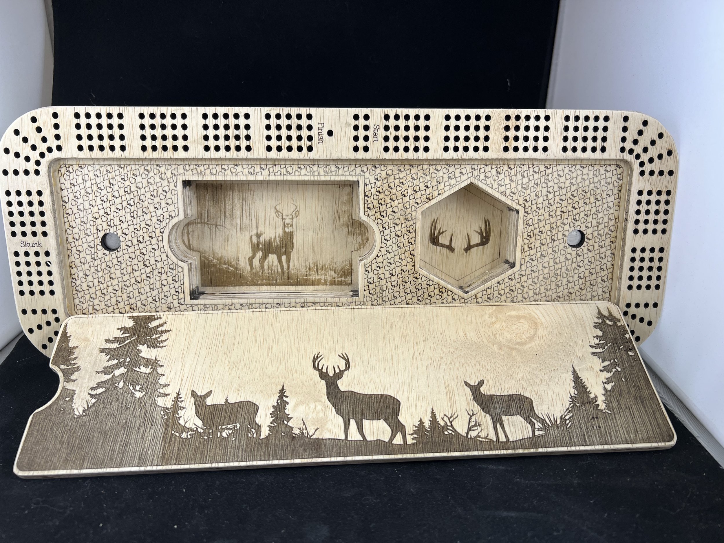 Deer rectangle cribbage board