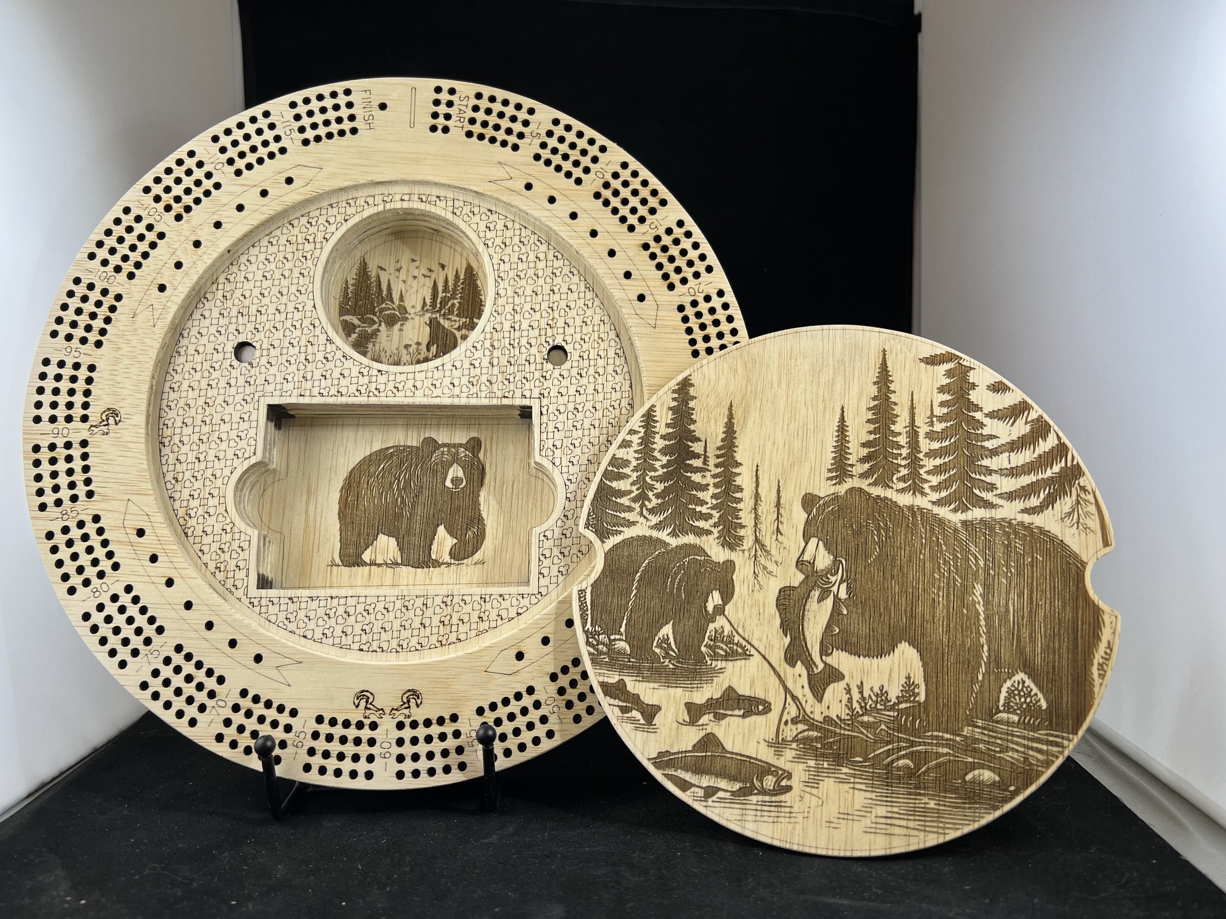Bear round cribbage board