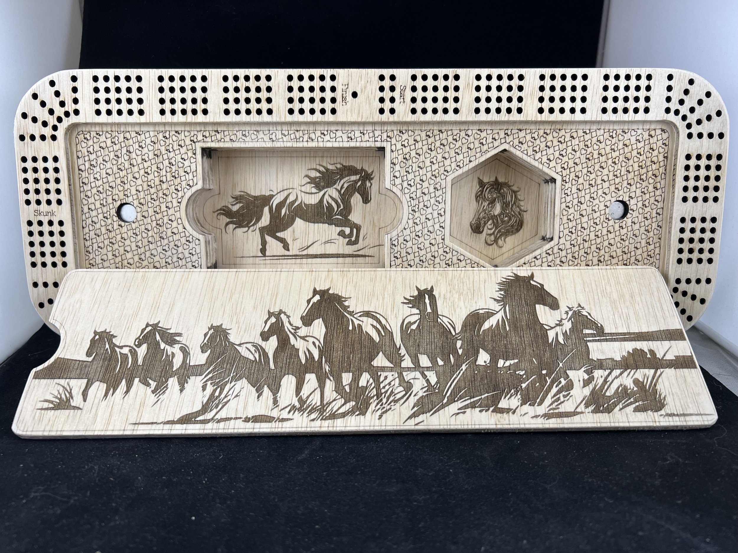 Horses rectangle cribbage board