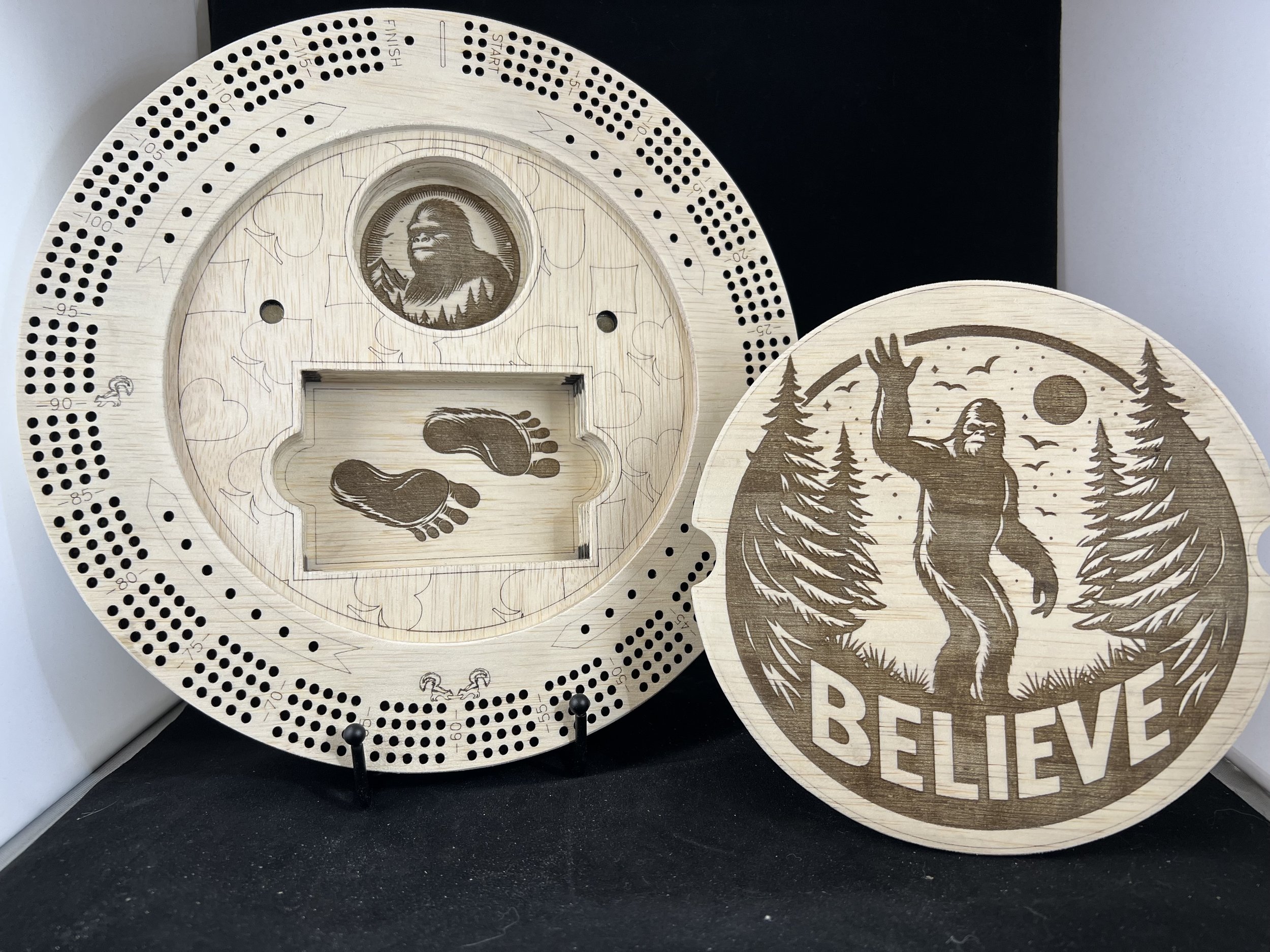 Bigfoot round cribbage board