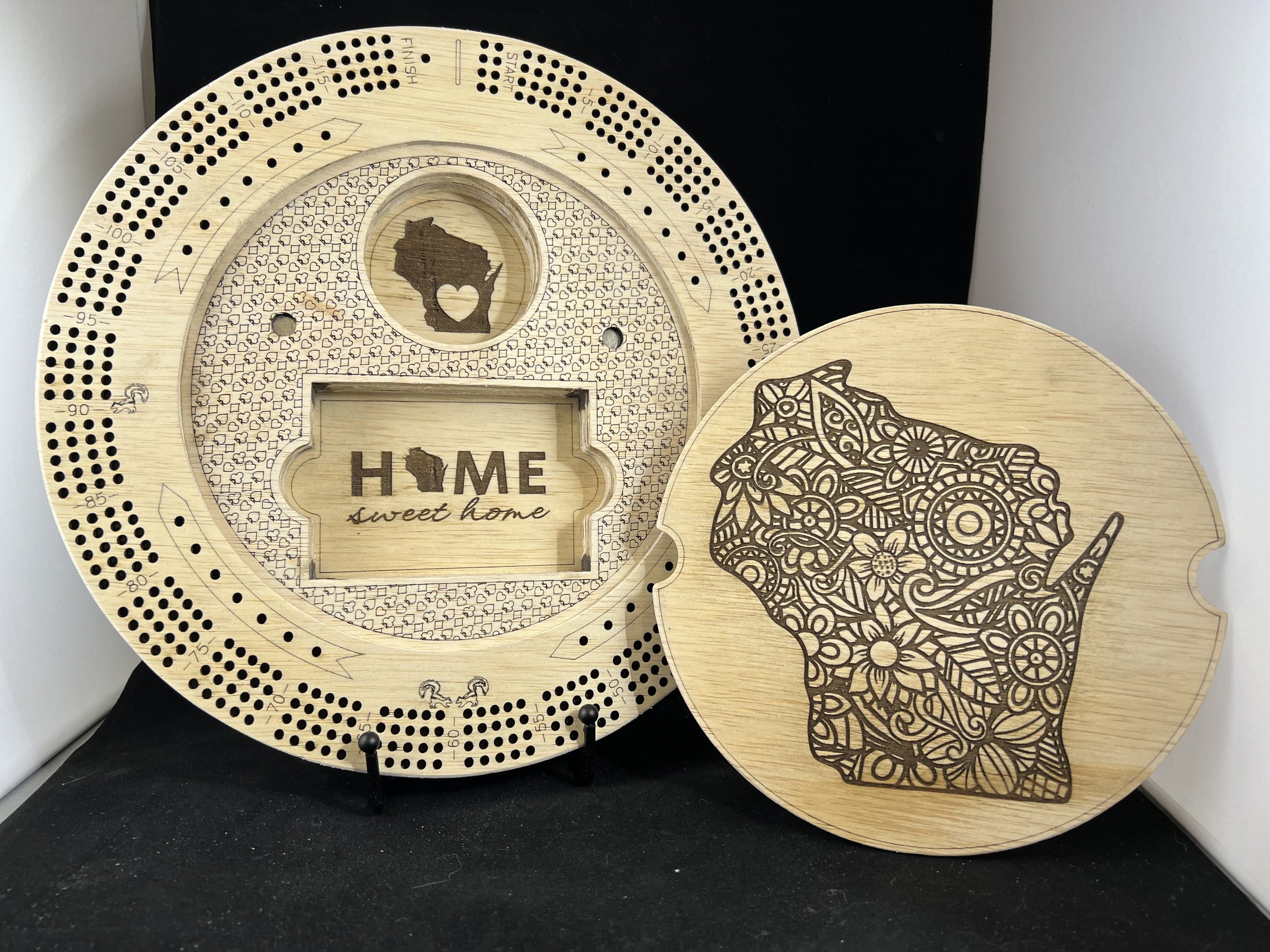 Wisconsin flower round cribbage board