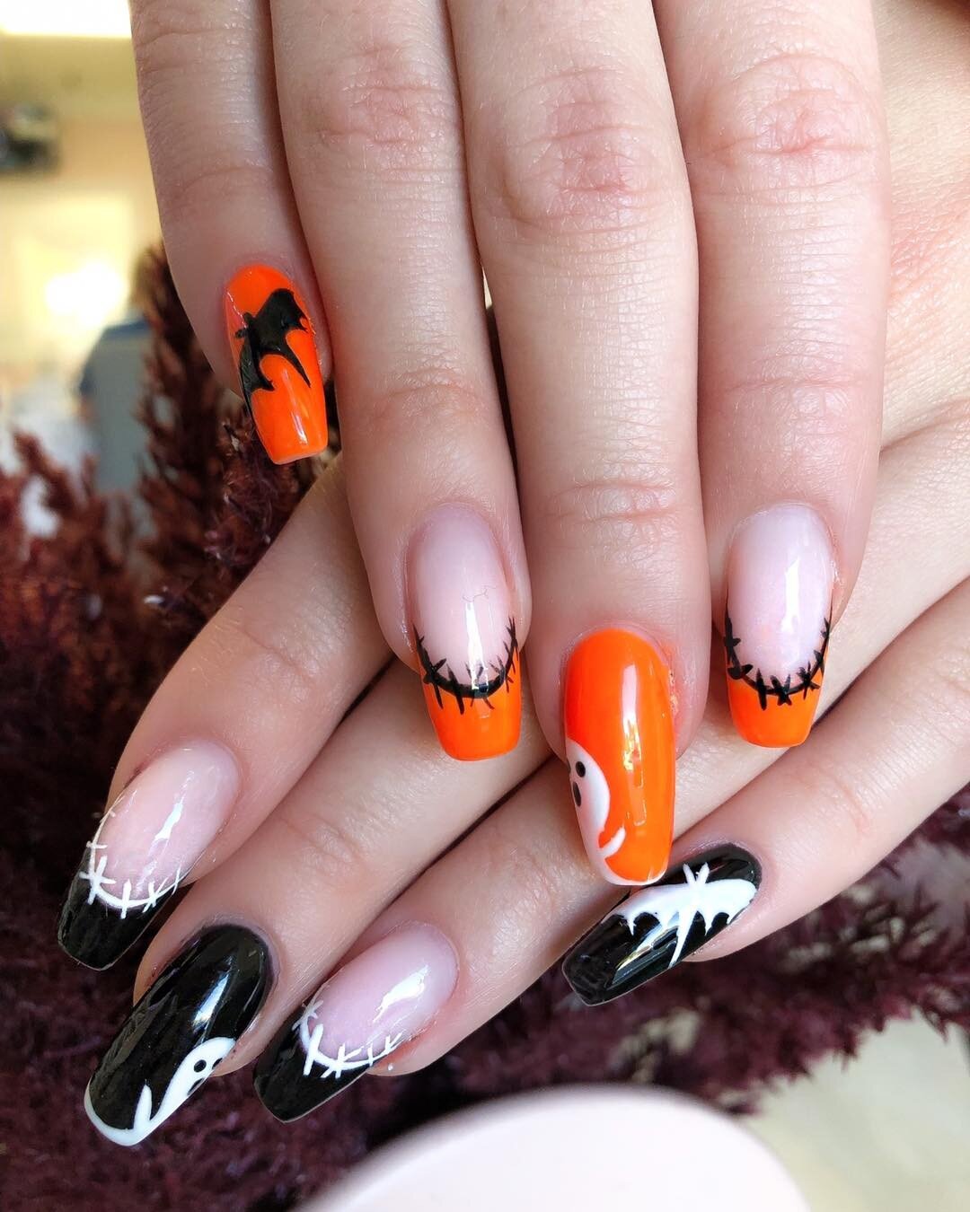 You got plans for Halloween? We have Halloween inspired nails all week 🎃

Manicure by Amy | Designs by Lissette 

#delawarenails #delawarenailtech #wilmingtondenails #hockessindenails #pikecreekde #pikecreekvalley #delawaretoday #christianamall #hoc