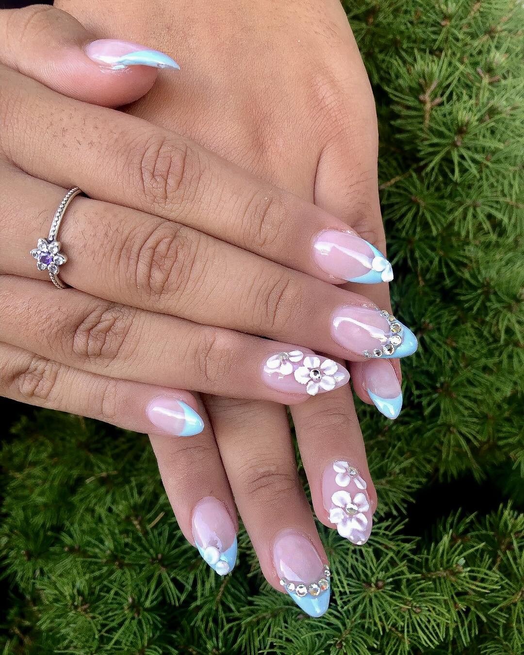 Hey girl! If you're reading this then you know what I'm talking about. You need to book your appointment with Lissette ASAP because this mani is sooo gorgeous and it's the perfect way to start off your weekend 💅🍸

#wilmingtondelaware #hockessindela
