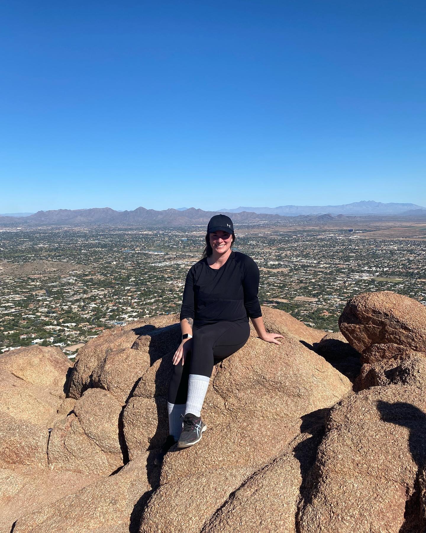 Celebrating 3️⃣3️⃣ trips around sun climbing desert rocks! 

Outdoor adventures fill my cup and I feel grateful my adventures have taken me out west

Cheers to the odd years! 🍹
