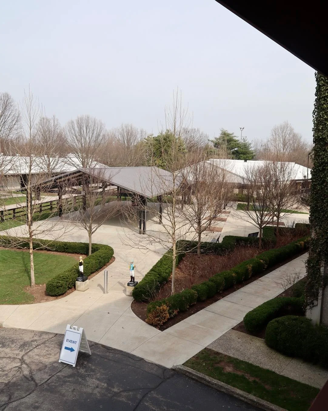 Less than 7 weeks til this space will be filled with food, community, and music for @foodchainlex&rsquo;s annual @feastforfoodchain fundraiser. It&rsquo;s one of our favorite events of the year and cannot wait to enjoy it with you all 💚💙
[get your 