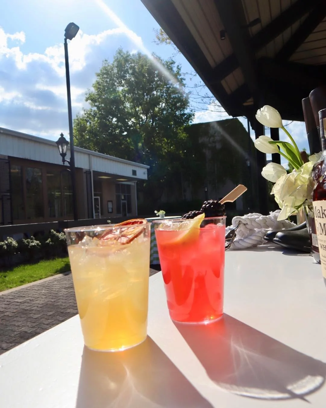Signature cocktails for your unique events and weddings 🥃🍓💛