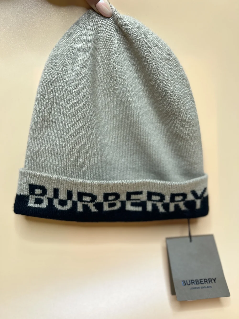 BURBERRY Cashmere Beanie — ShopFarashasCloset display picture 1