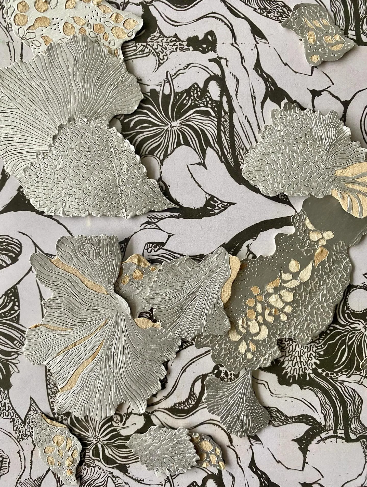 New things brewing 🌊 

#tetrapakprintmaking #rockpools #pattern #collagraph #seaweed