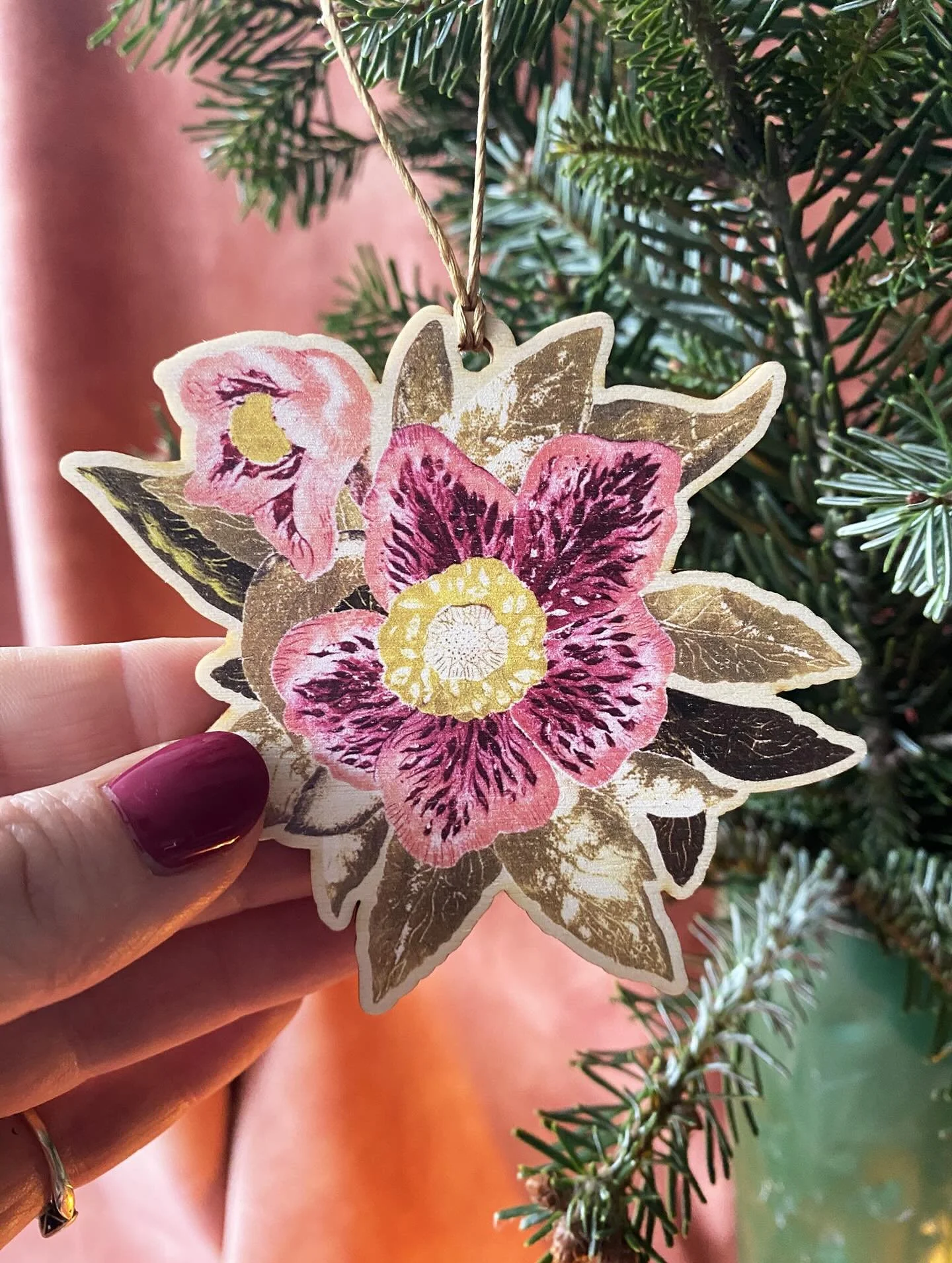 New things incoming! 

My newsletter goes out tomorrow with all my winter market dates and workshops.

There will also be a 15% discount code for orders placed before 1st December. 

Link in bio if you&rsquo;d like to be included. 

#hellebore #winte