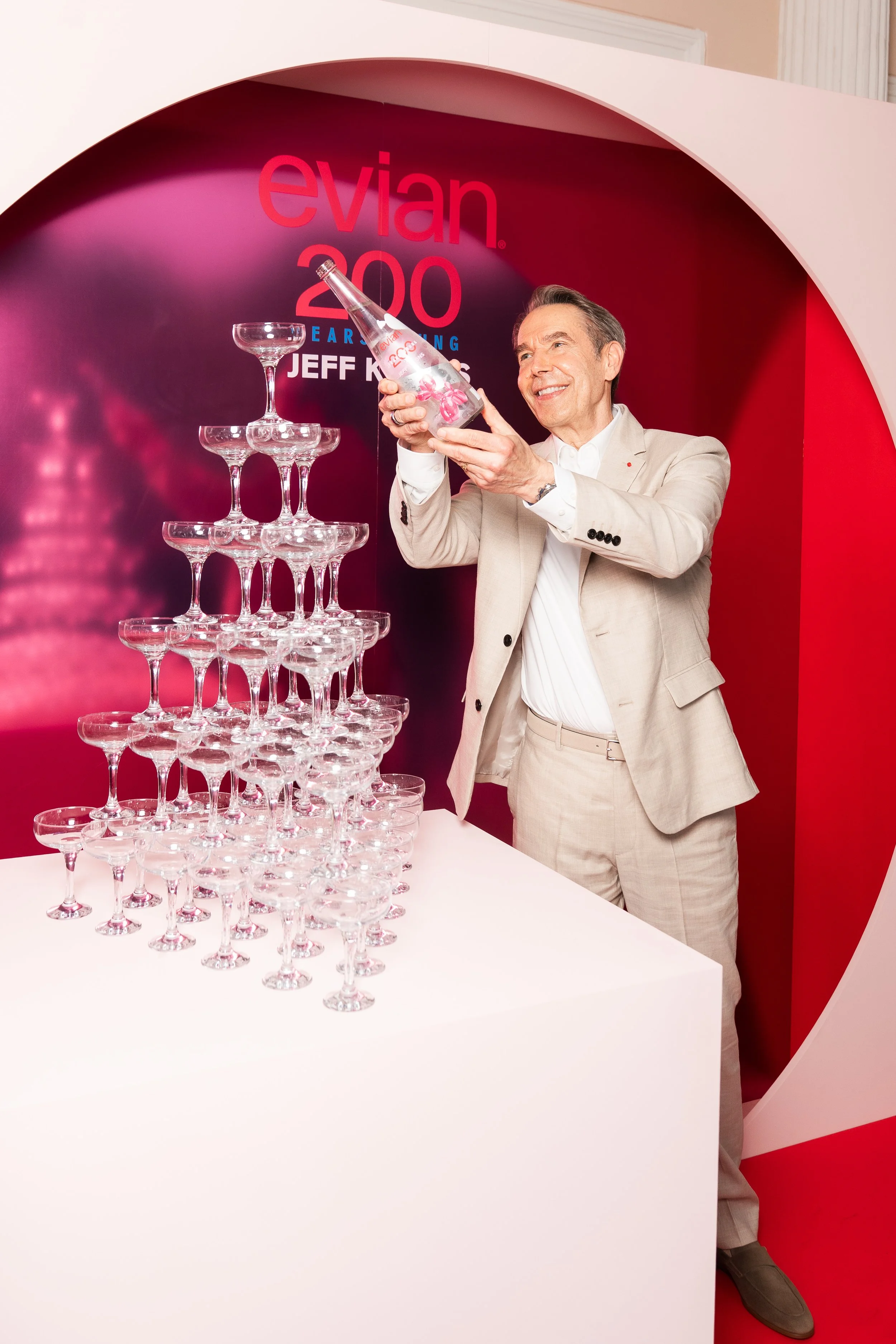 EVIANxJEFFKOONS_180626_SAYWHO_LOUISLIEBERT-76.jpg