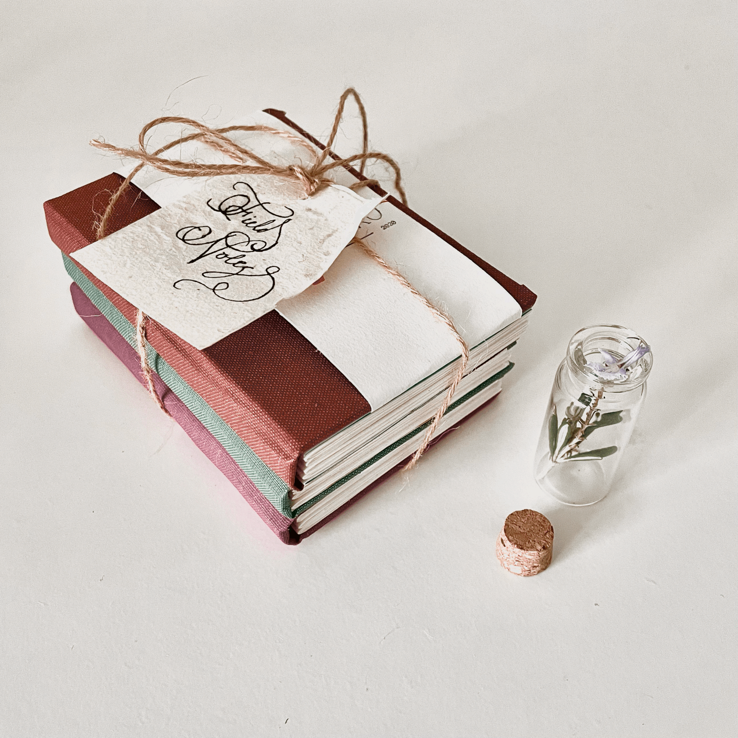Field Notes Set classic linen collection stack.gif
