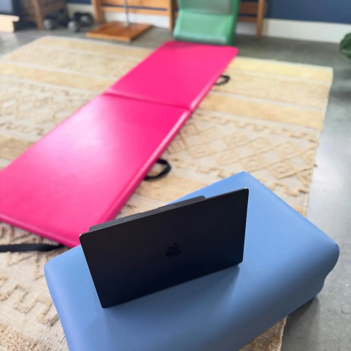 Back to work and about to post all the info for my WORKSHOP in May!

Will offer in ONLINE and&hellip;. Wait for it&hellip;. IN STUDIO!  In person, garage studio, limited numbers, stay tuned!!

May 22-24 in four sections exploring some awesome FOUNDAT