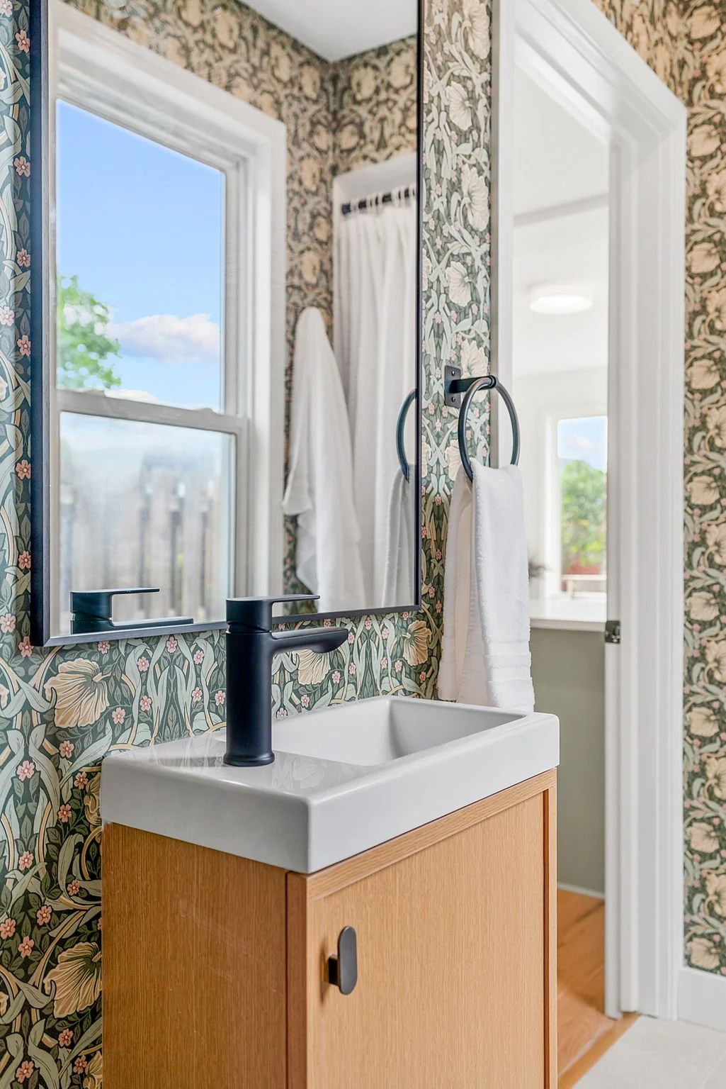 70-web-or-mls-4116 Elliot Ave-70.jpg