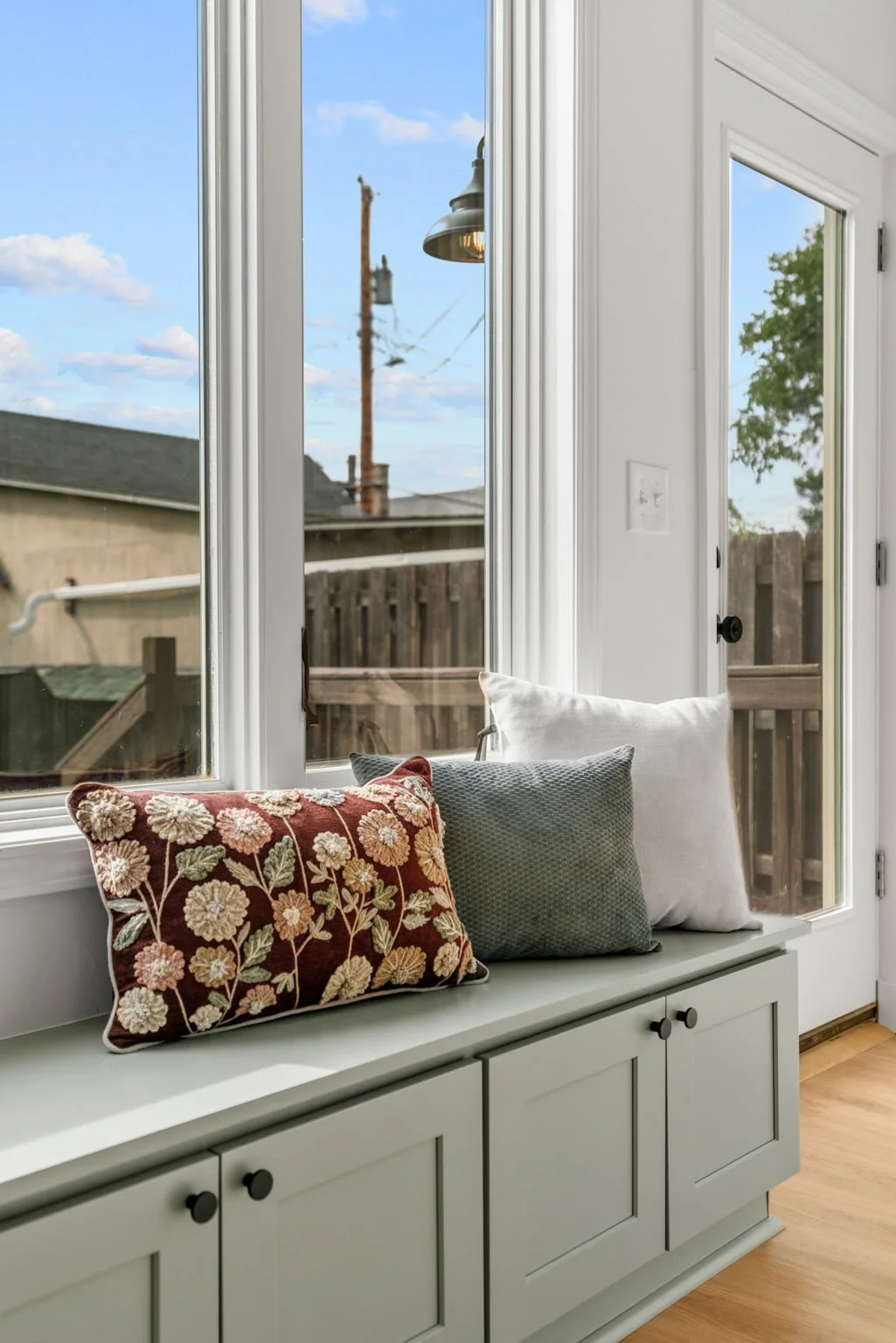 63-web-or-mls-4116 Elliot Ave-63.jpg