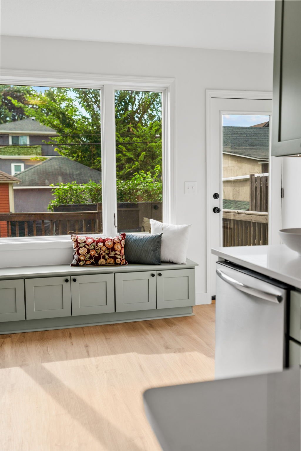 55-web-or-mls-4116 Elliot Ave-55.jpg