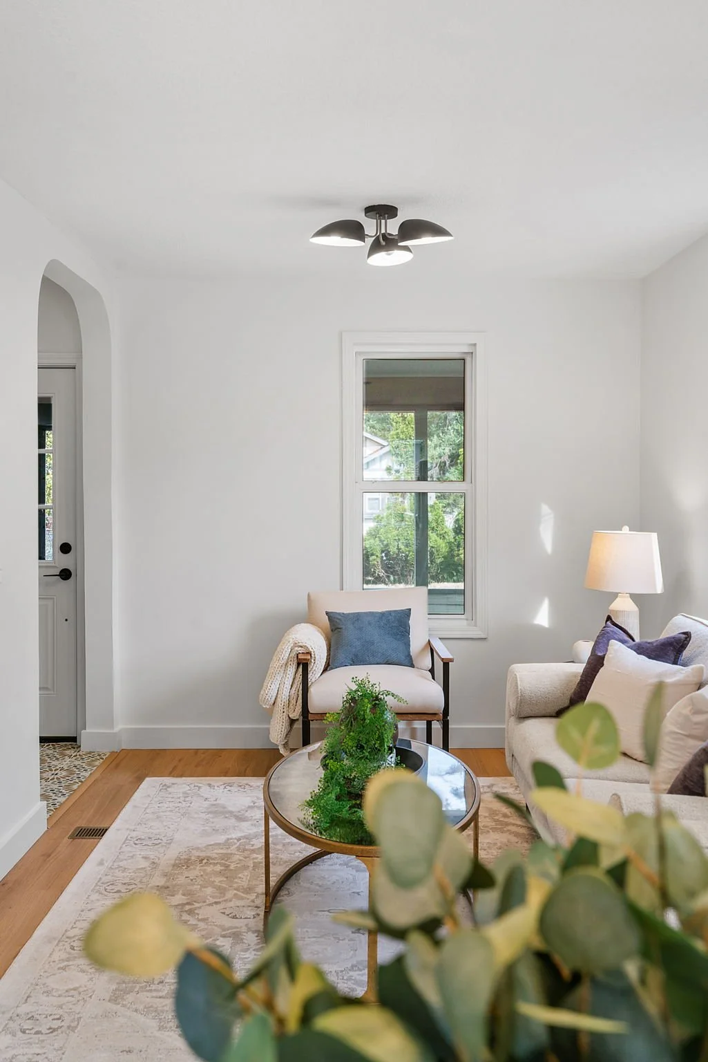 37-web-or-mls-4116 Elliot Ave-37.jpg