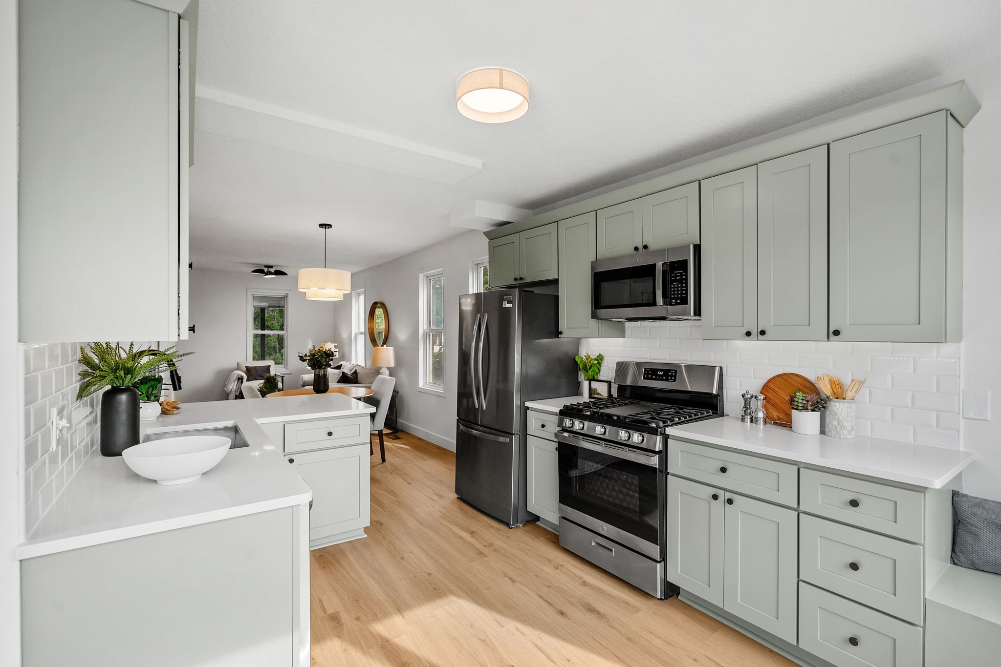 57-web-or-mls-4116 Elliot Ave-57.jpg