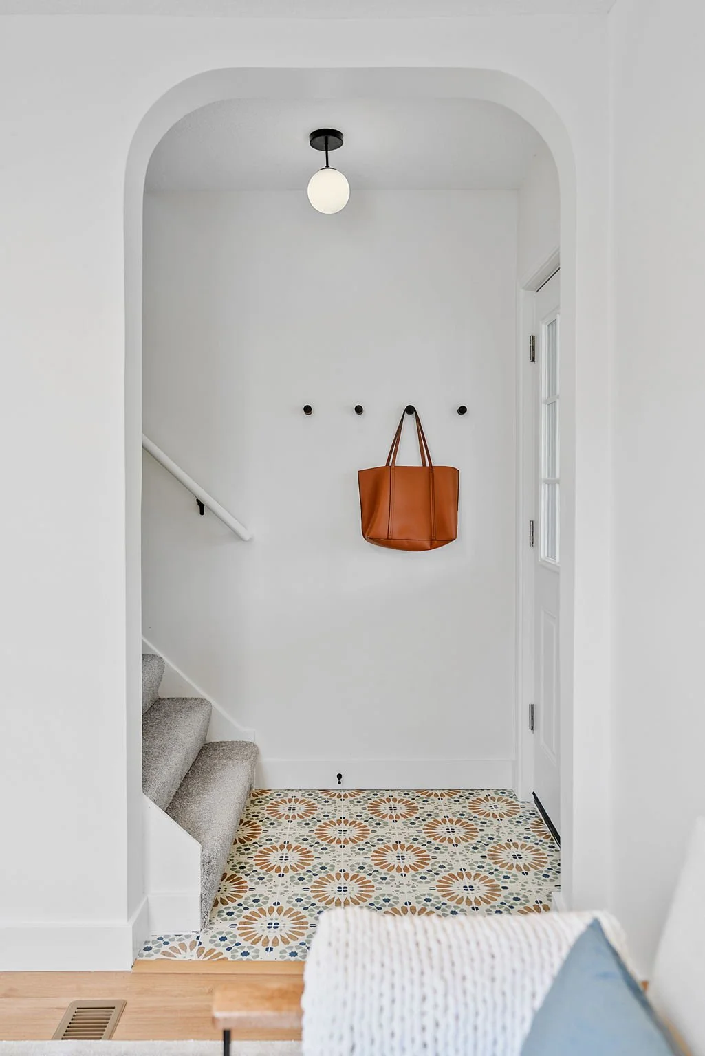 30-web-or-mls-4116 Elliot Ave-30.jpg