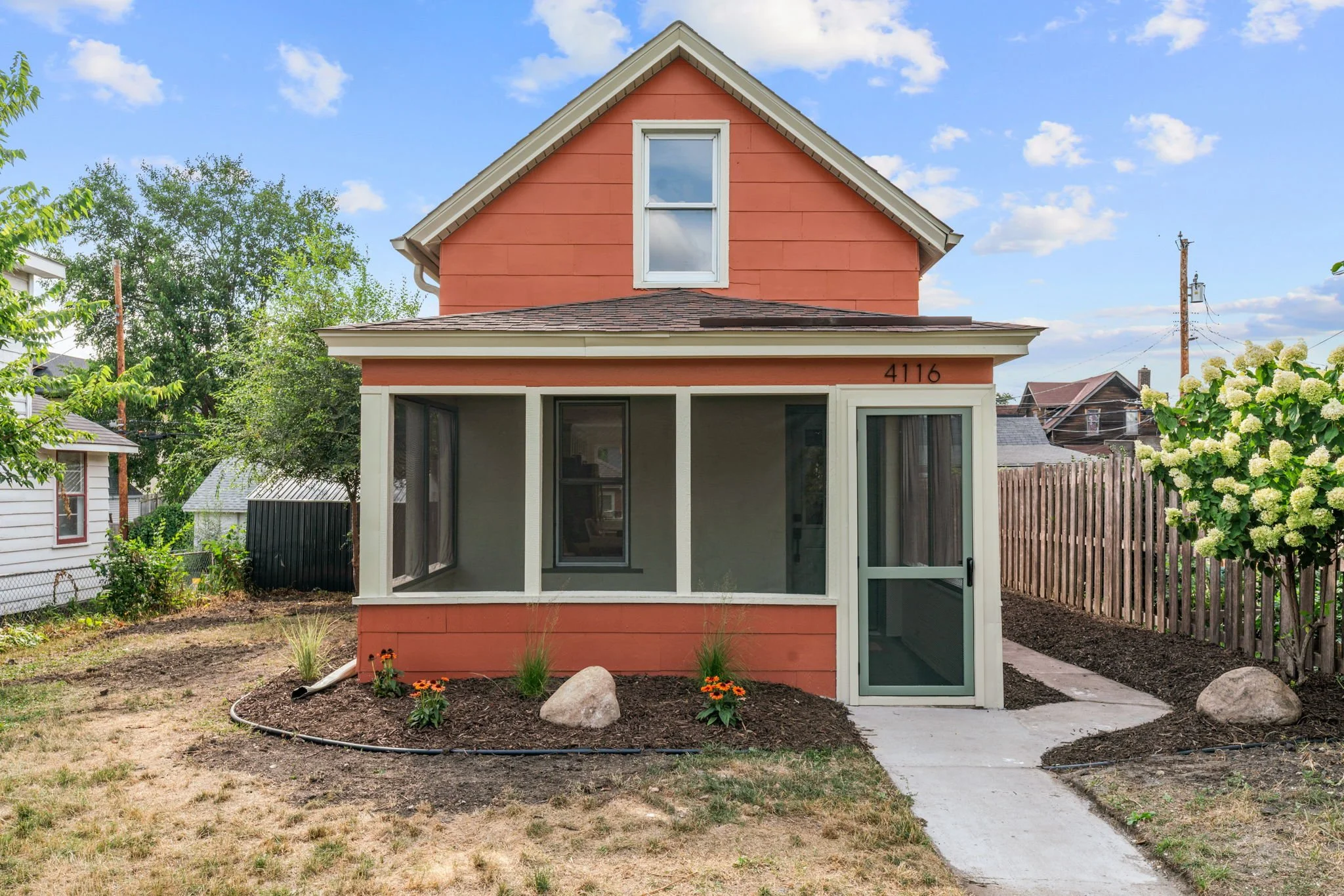 1-web-or-mls-4116 Elliot Ave-3.jpg