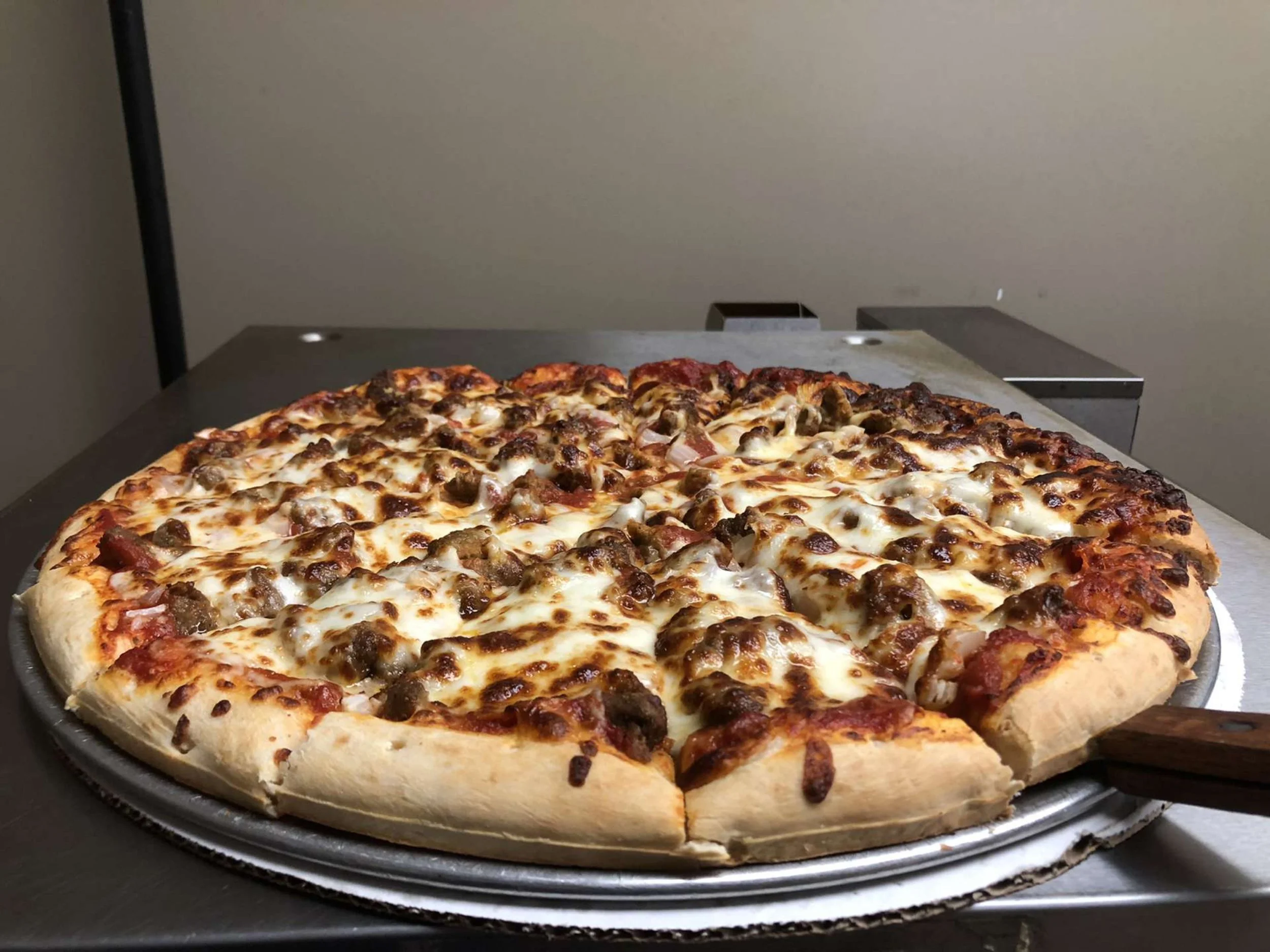 pizza eric.JPG